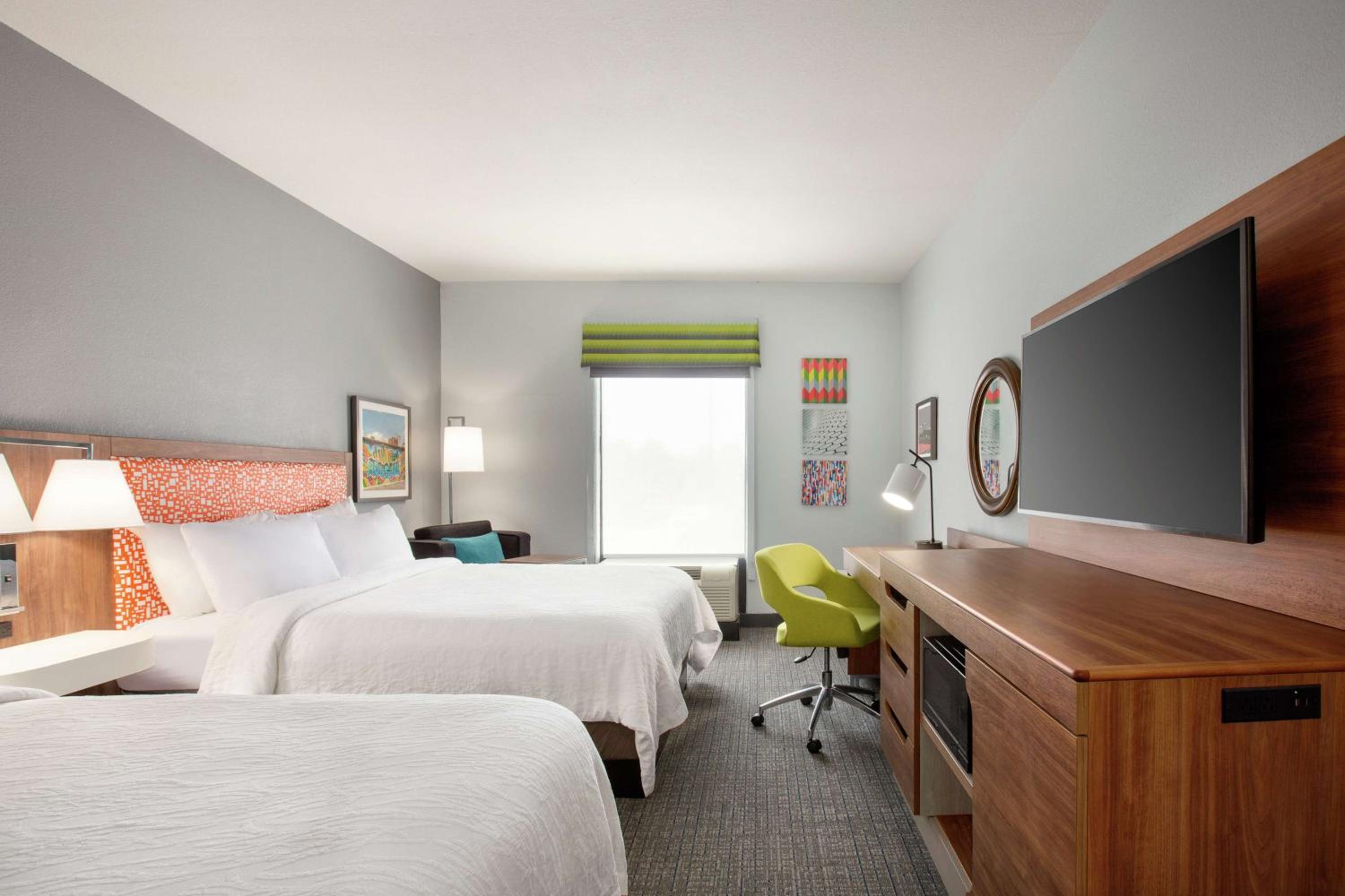 Room with Two Queen Beds - Non-Smoking - Photo 5