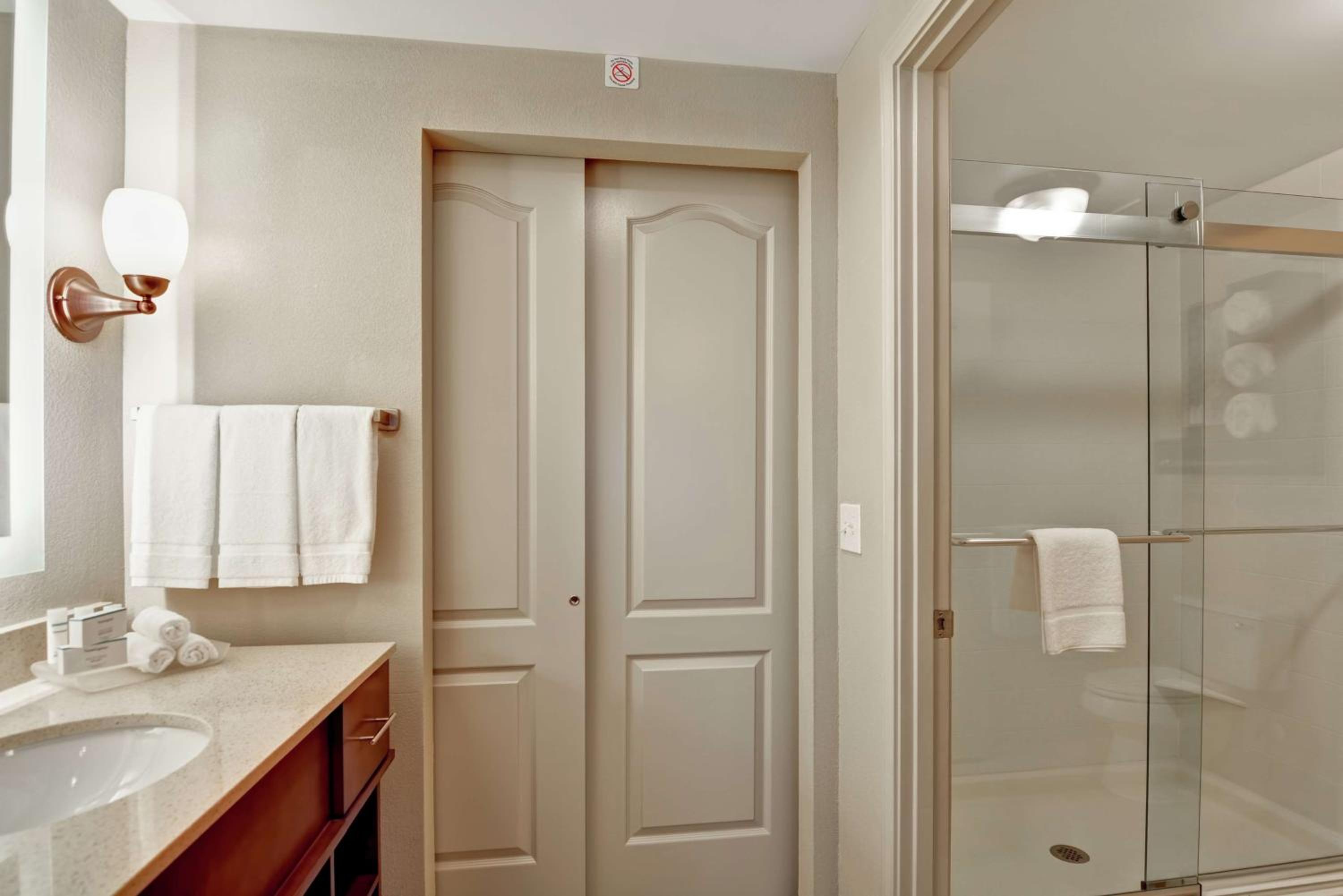 King Studio Suite - Non-Smoking - Photo 2