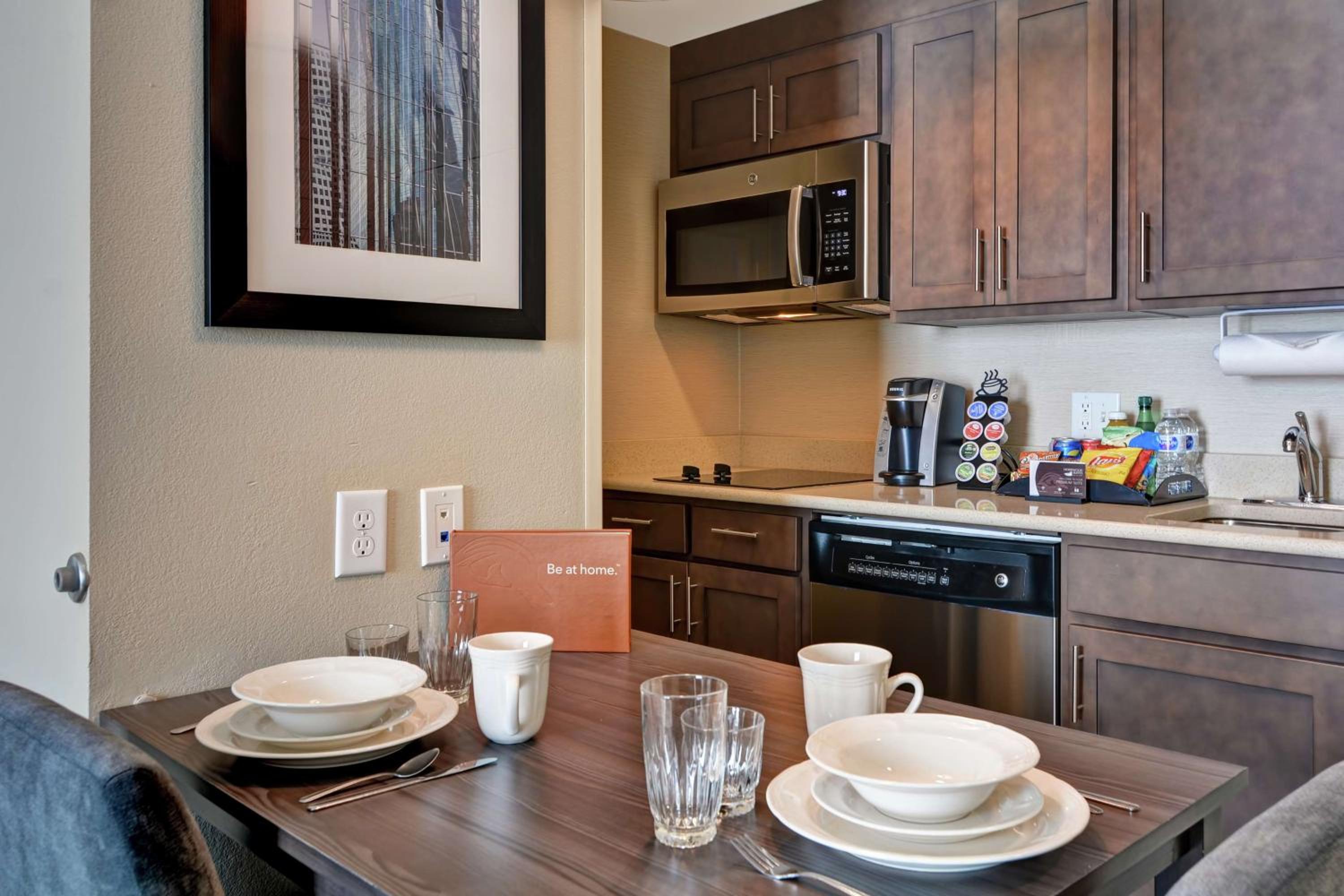 One-Bedroom King Suite - Non-Smoking - Photo 12