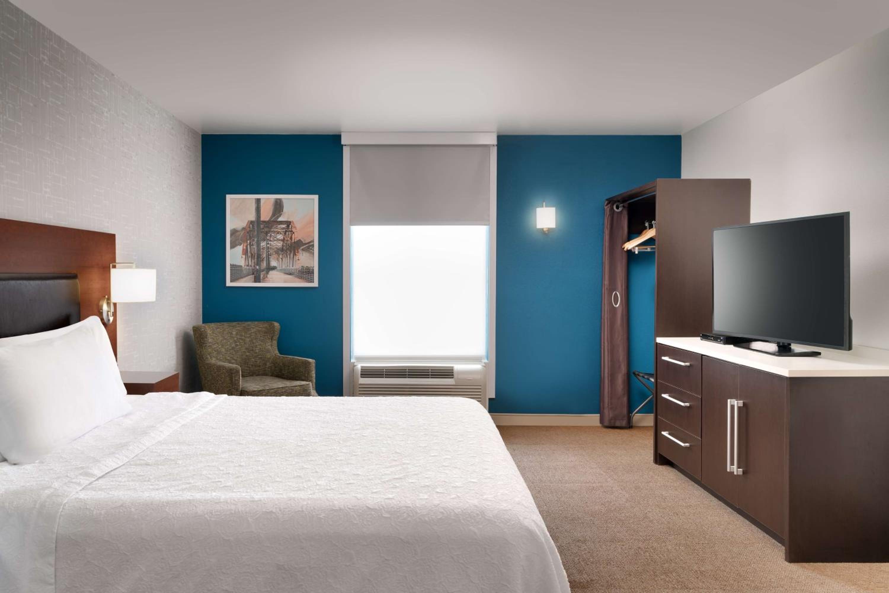 King Suite - Mobility Access/Non-Smoking photo 3