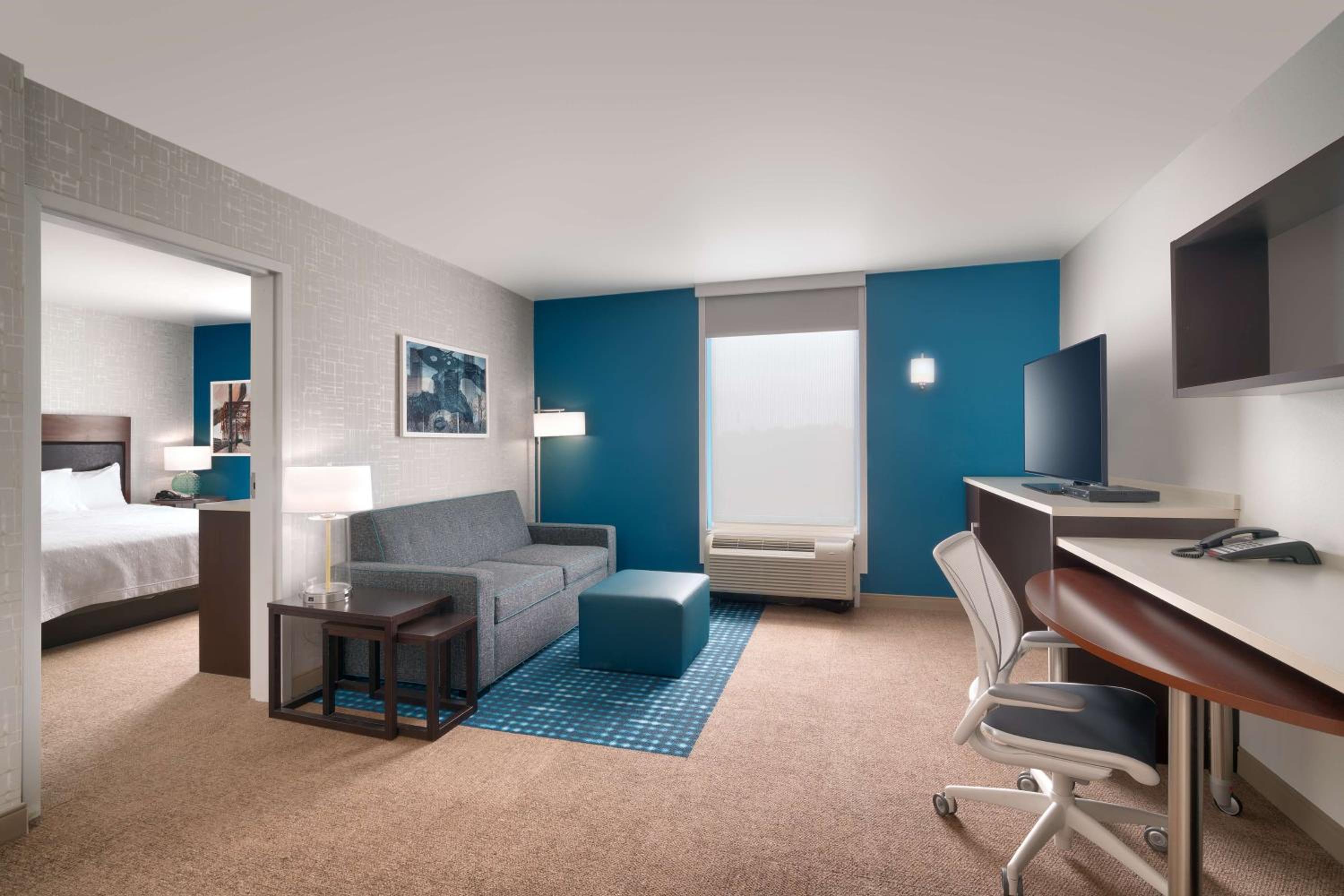 One-Bedroom King Suite - Non-Smoking photo 2