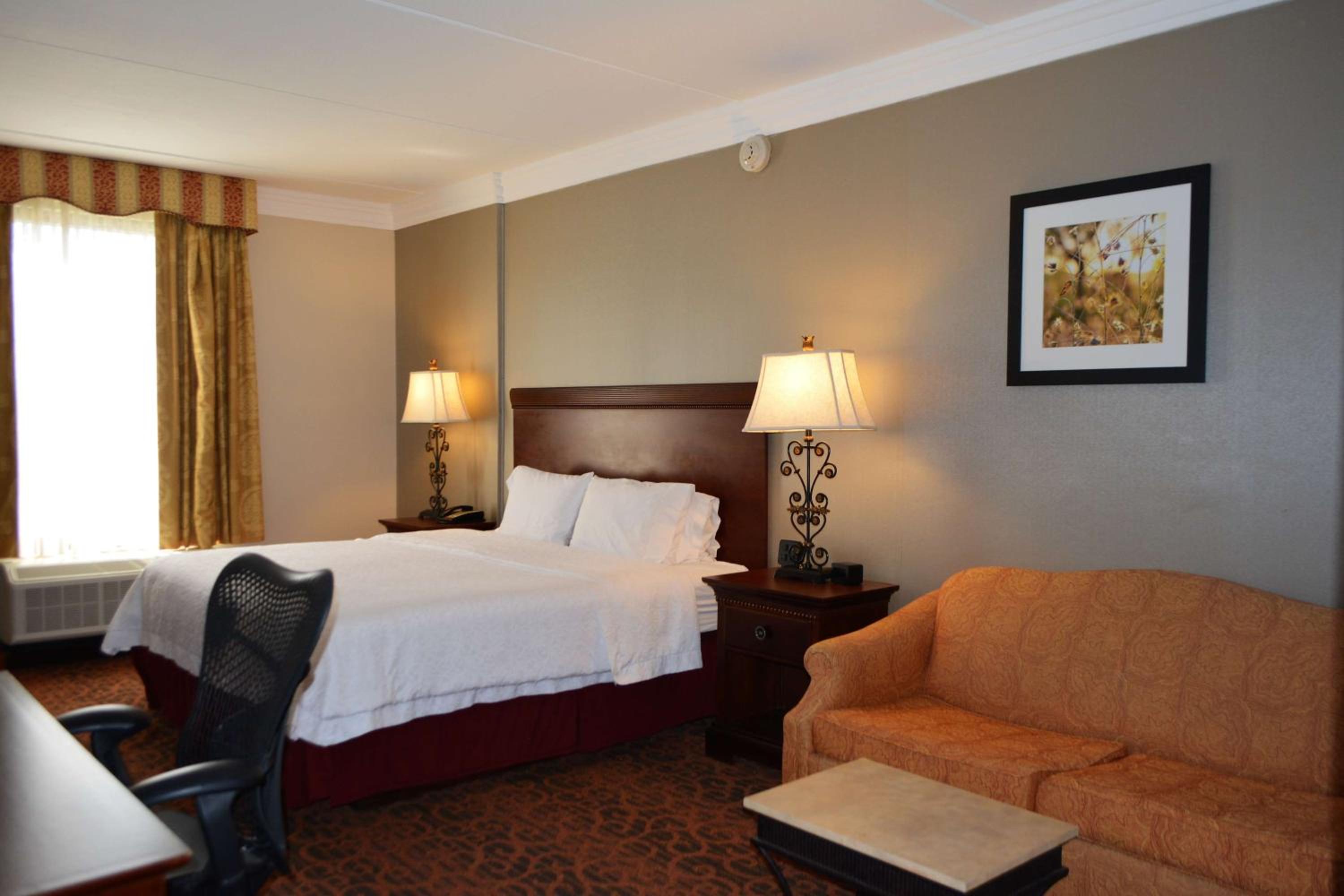 King Room - Non-Smoking - Photo 1