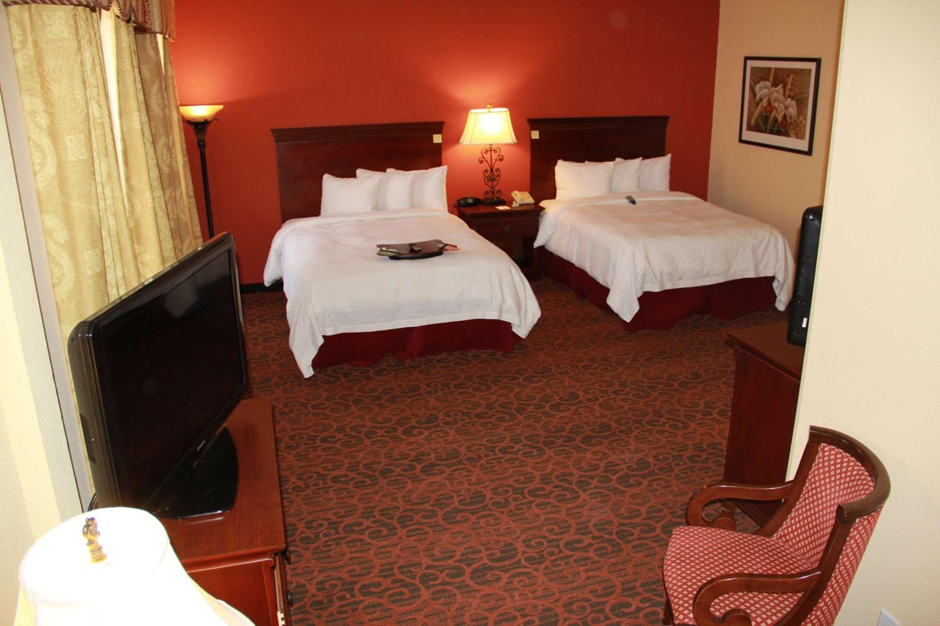 Studio Suite with Two Queen Beds and Sofa Bed - Non-Smoking - Photo 2