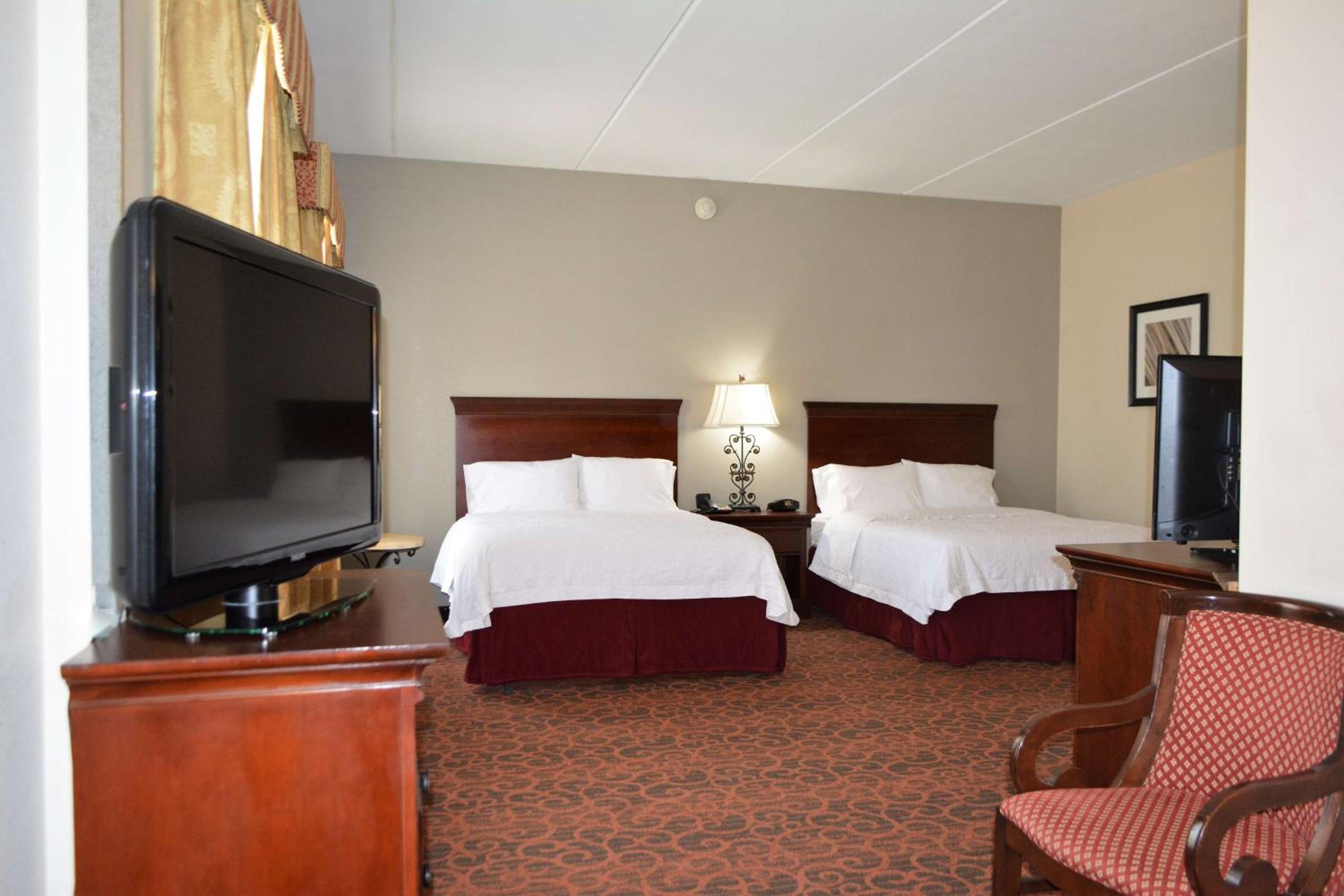 Studio Suite with Two Queen Beds and Sofa Bed - Non-Smoking - Photo 7
