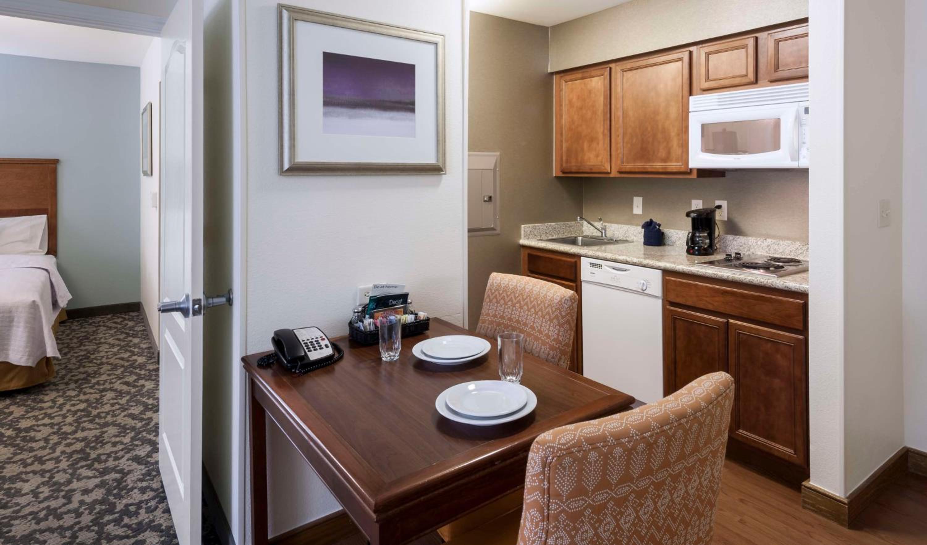 One-Bedroom King Suite - Non-Smoking