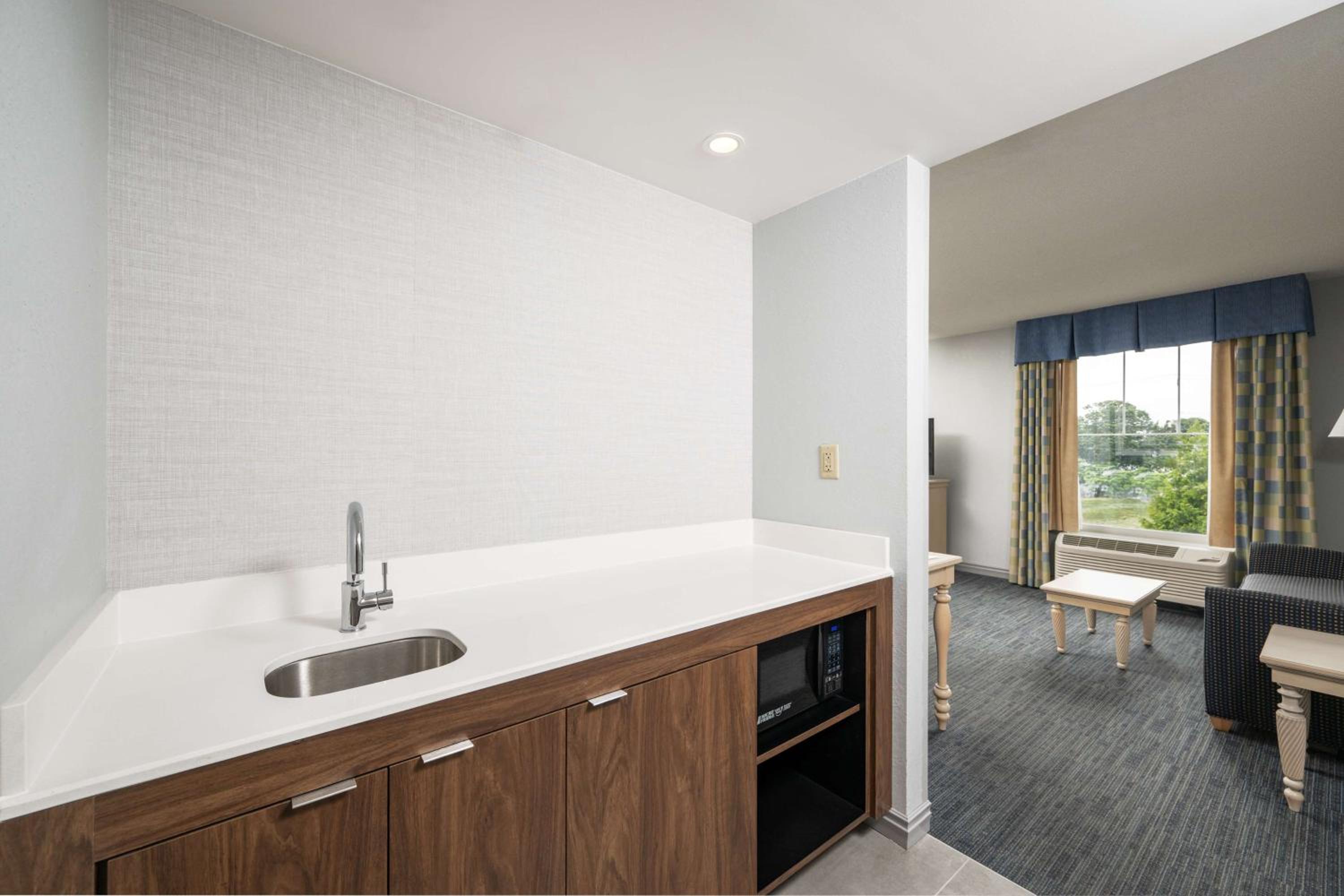 King Studio Suite - Non-Smoking - Photo 2