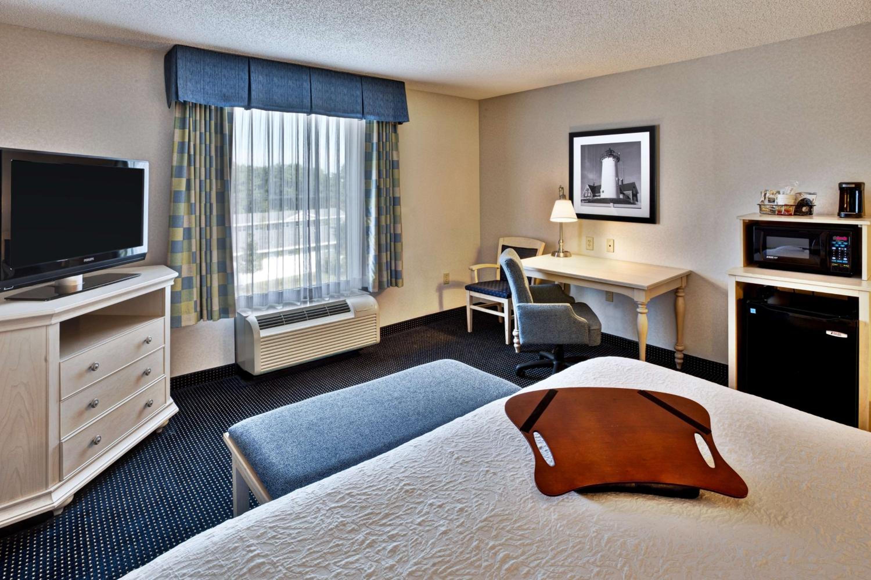 King Room with King Bed - Non-Smoking