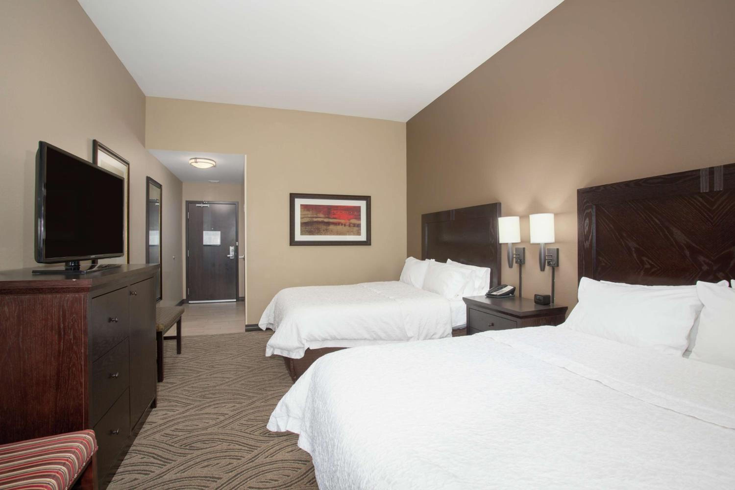 Room with Two Queen Beds - Non-Smoking