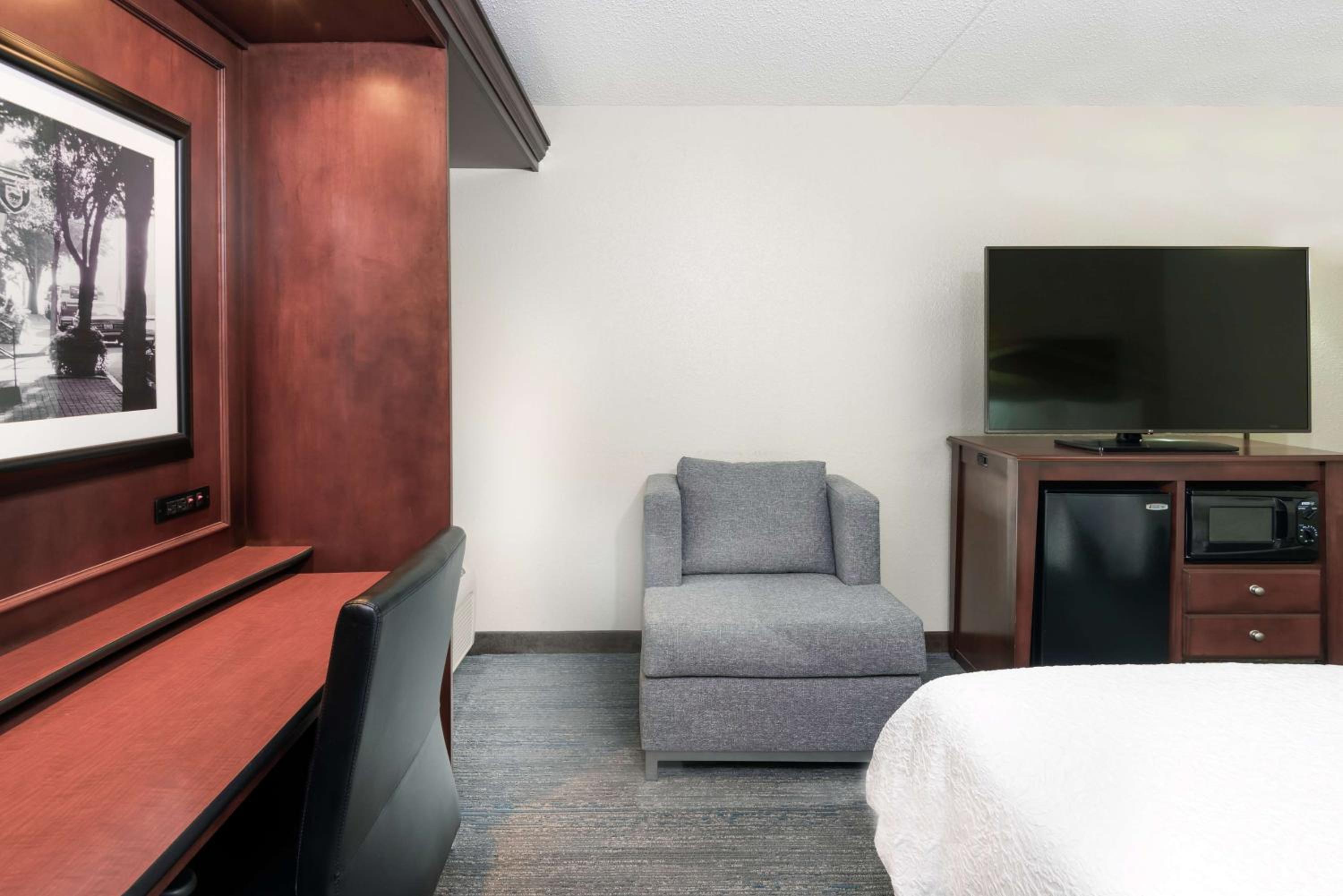 Double Room with Two Double Beds - Non-Smoking - Photo 4