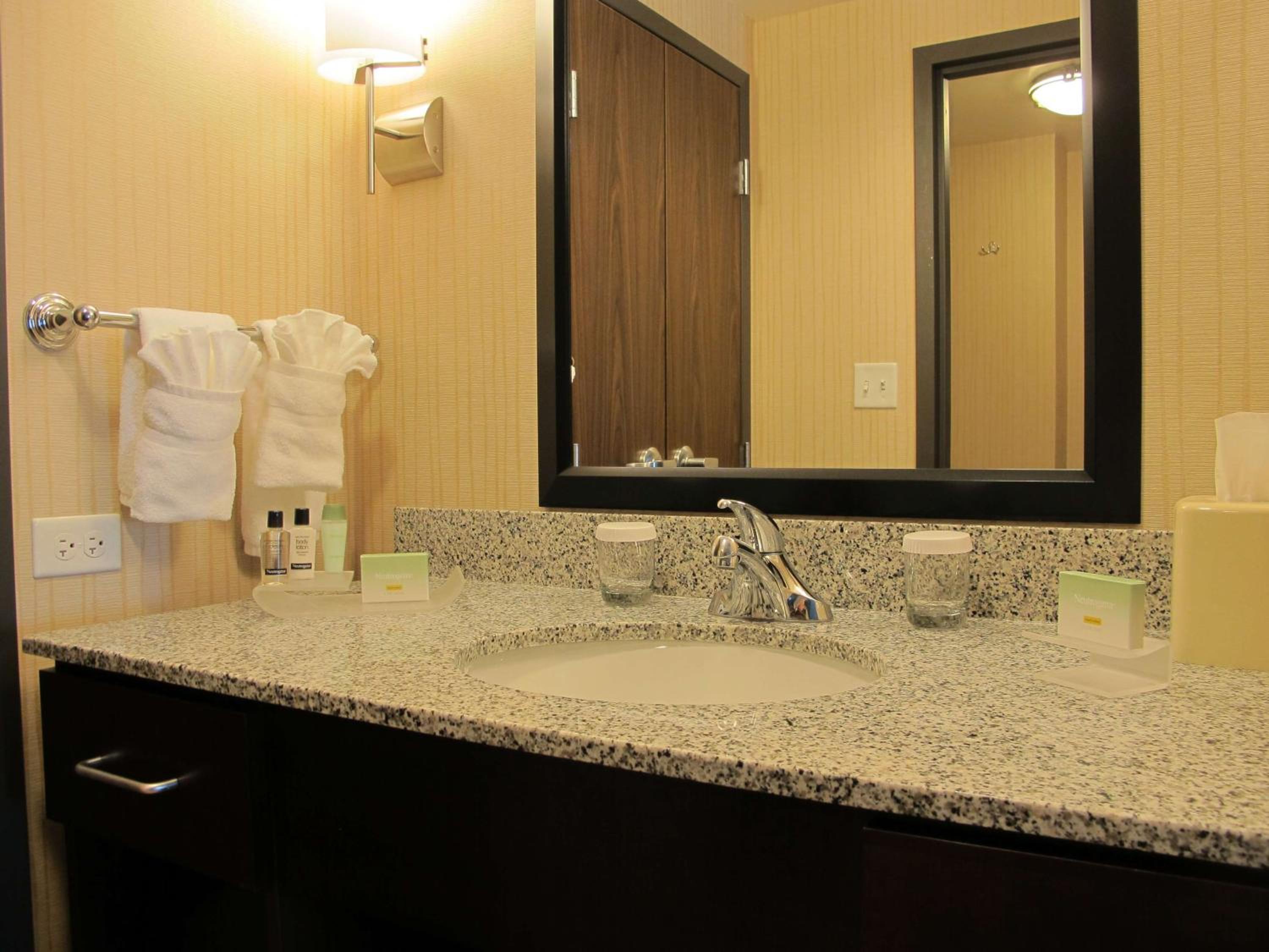King Studio Suite - Non-Smoking photo 2