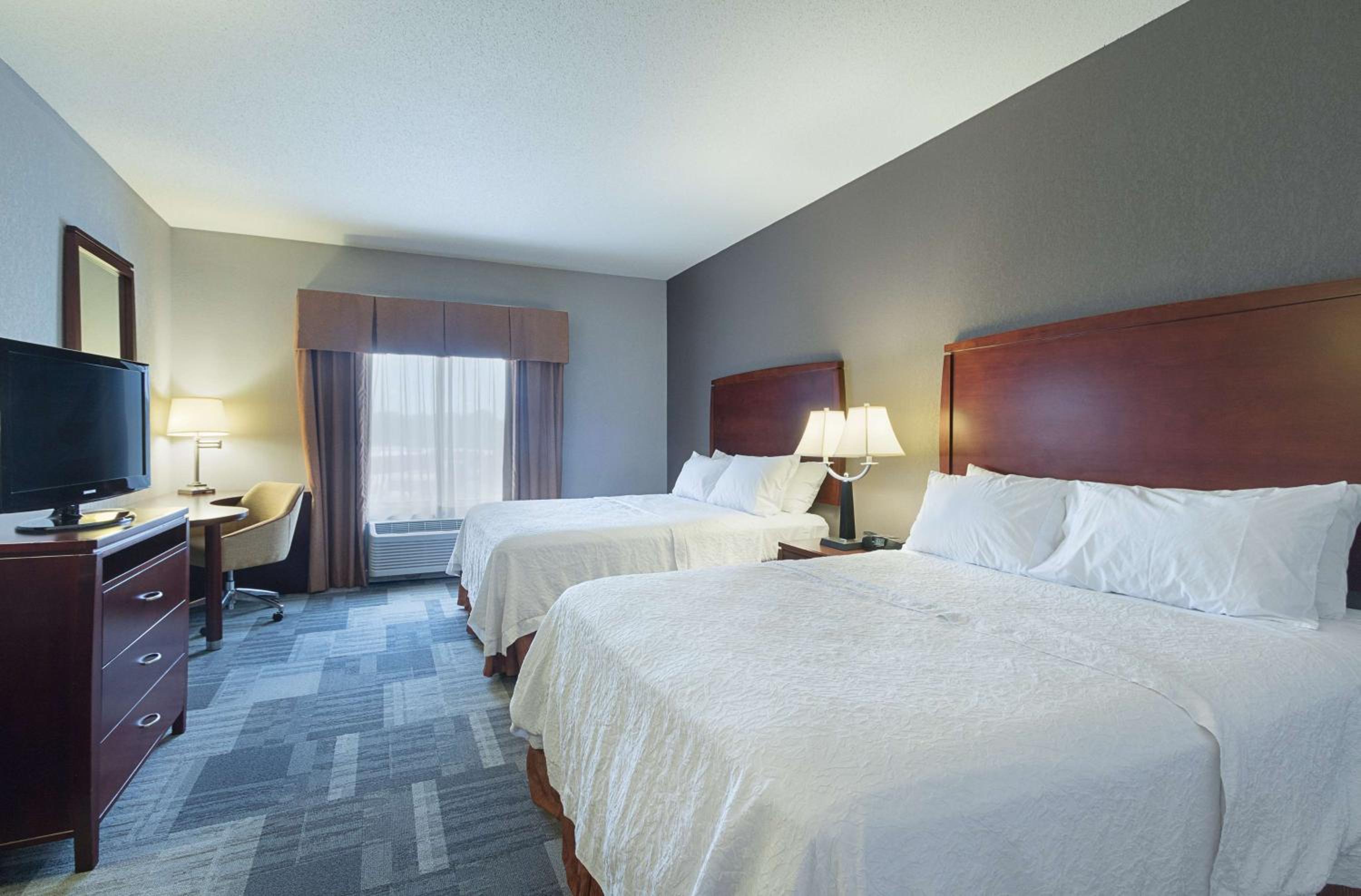 Room with Two Queen Beds - Non-Smoking - Photo 1