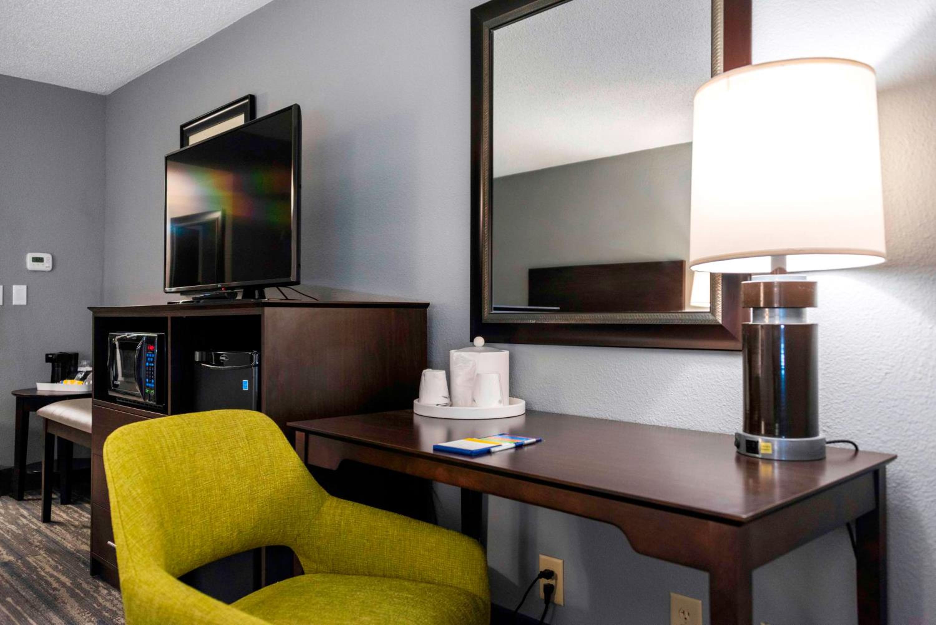 King Room - Non-Smoking photo 1