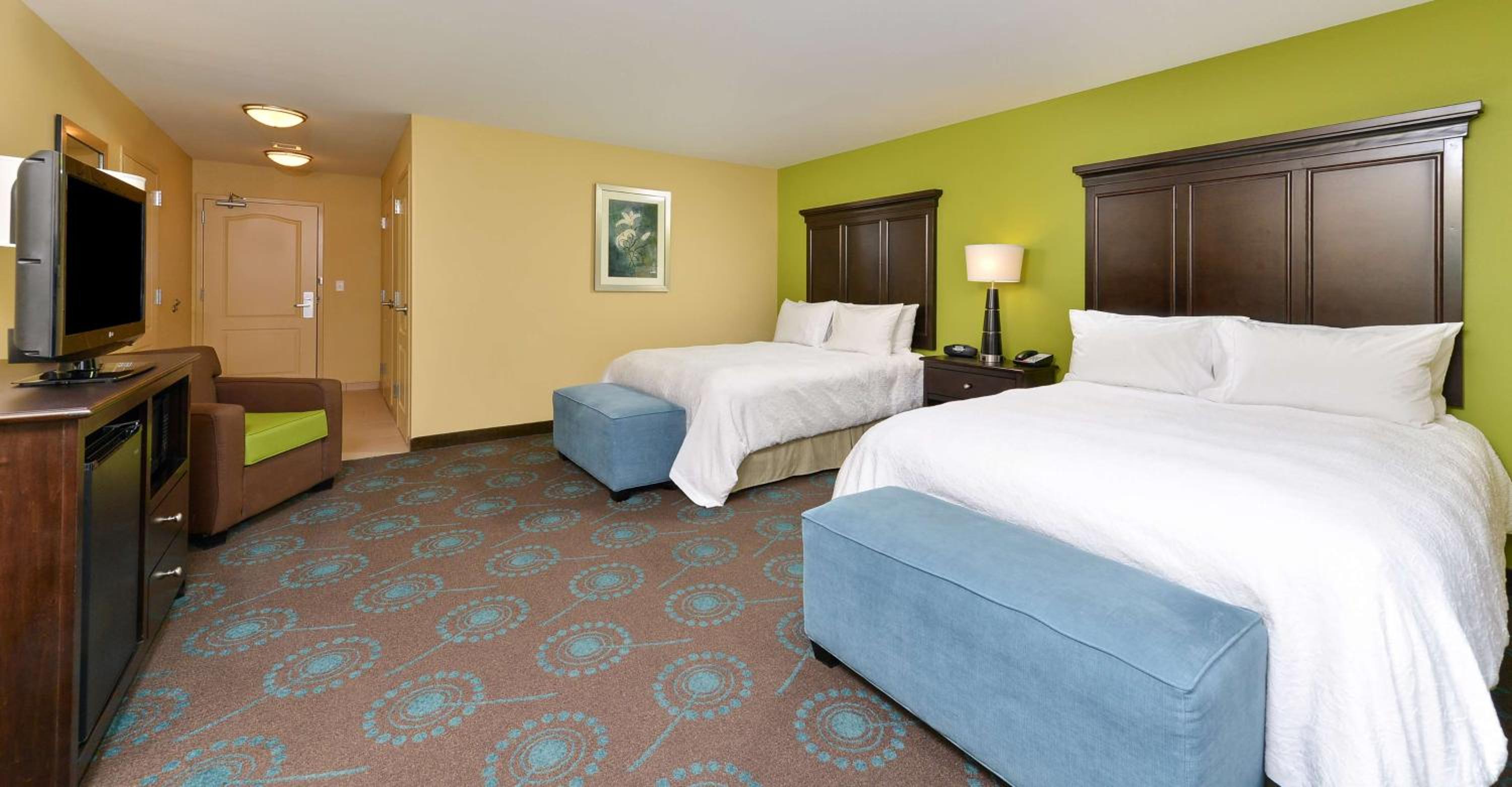 Queen Room with Two Queen Beds - Mobility Access/Non-Smoking photo 1
