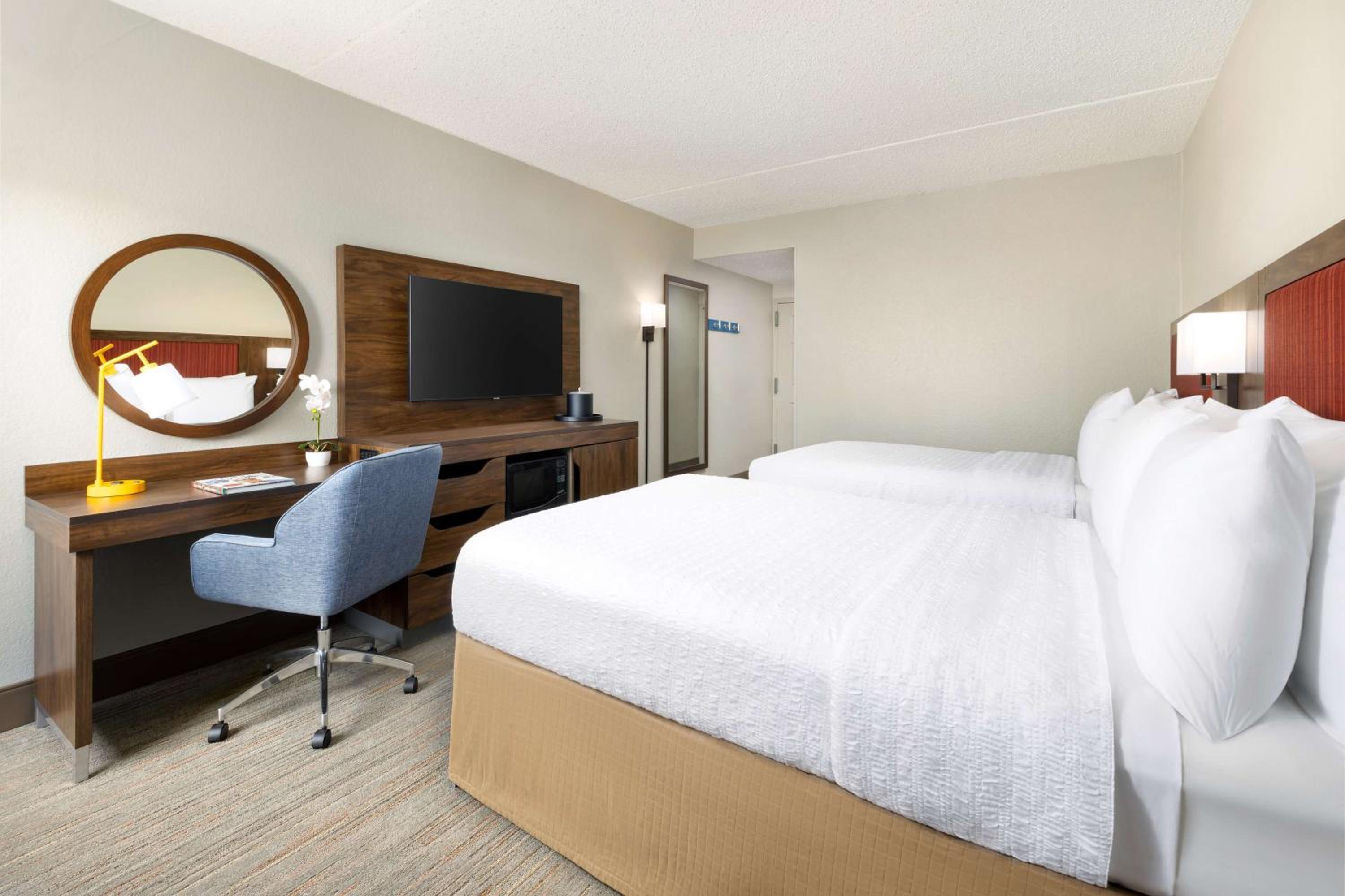 Double Room with Two Double Beds - Non-Smoking - Photo 4