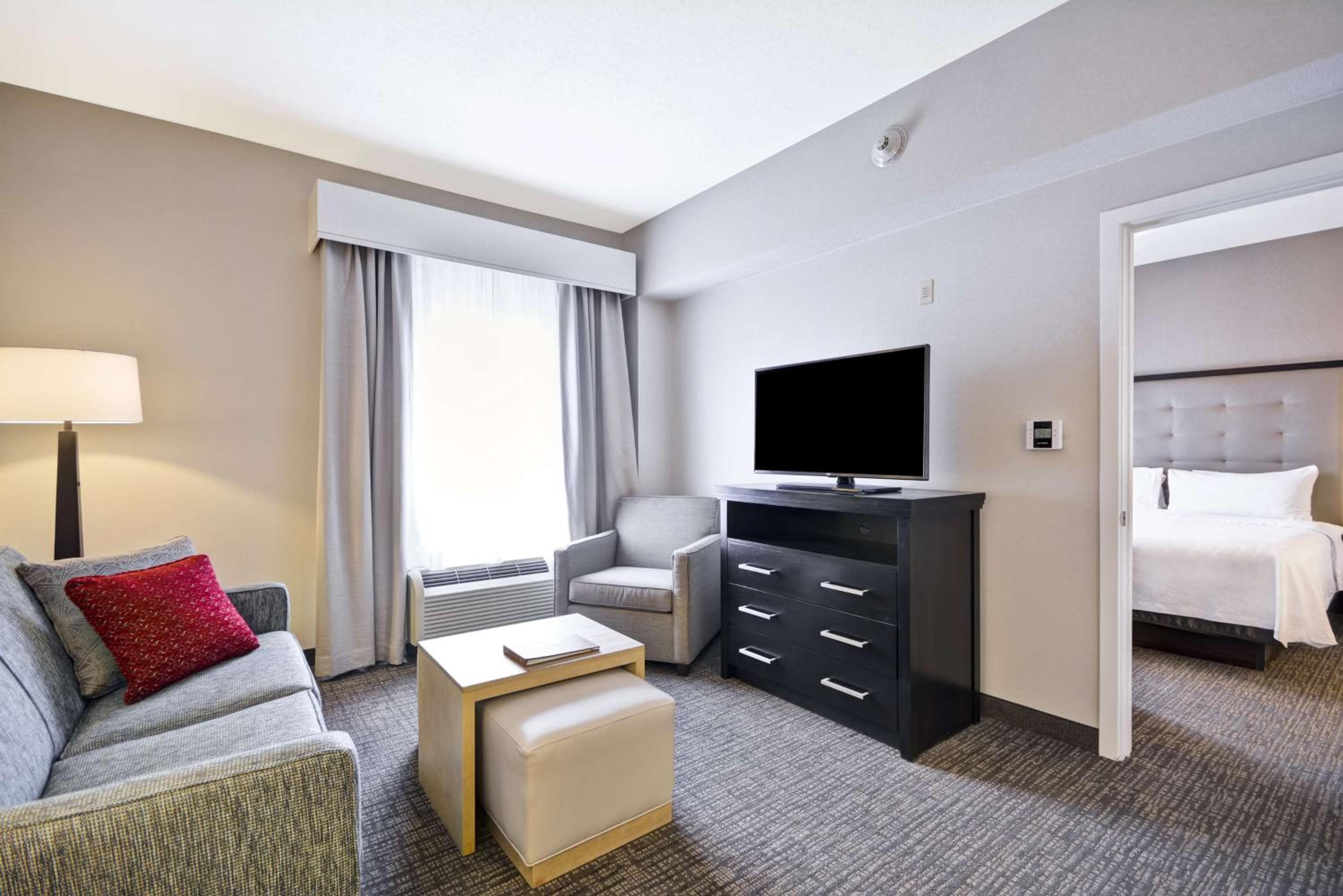 One-Bedroom King Suite - Non-Smoking - Photo 2