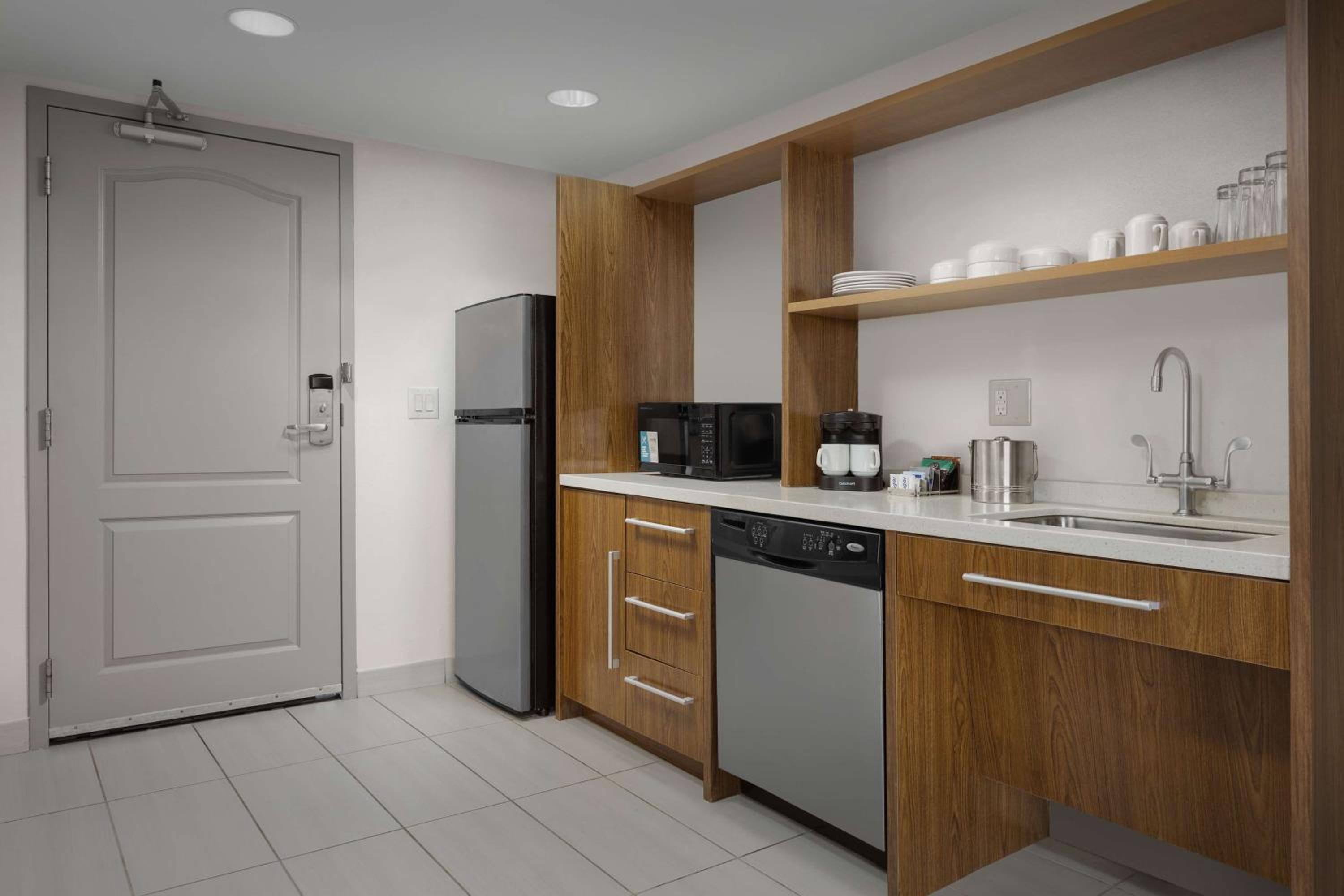 King Studio Suite - Hearing Access/Non-Smoking - Photo 4