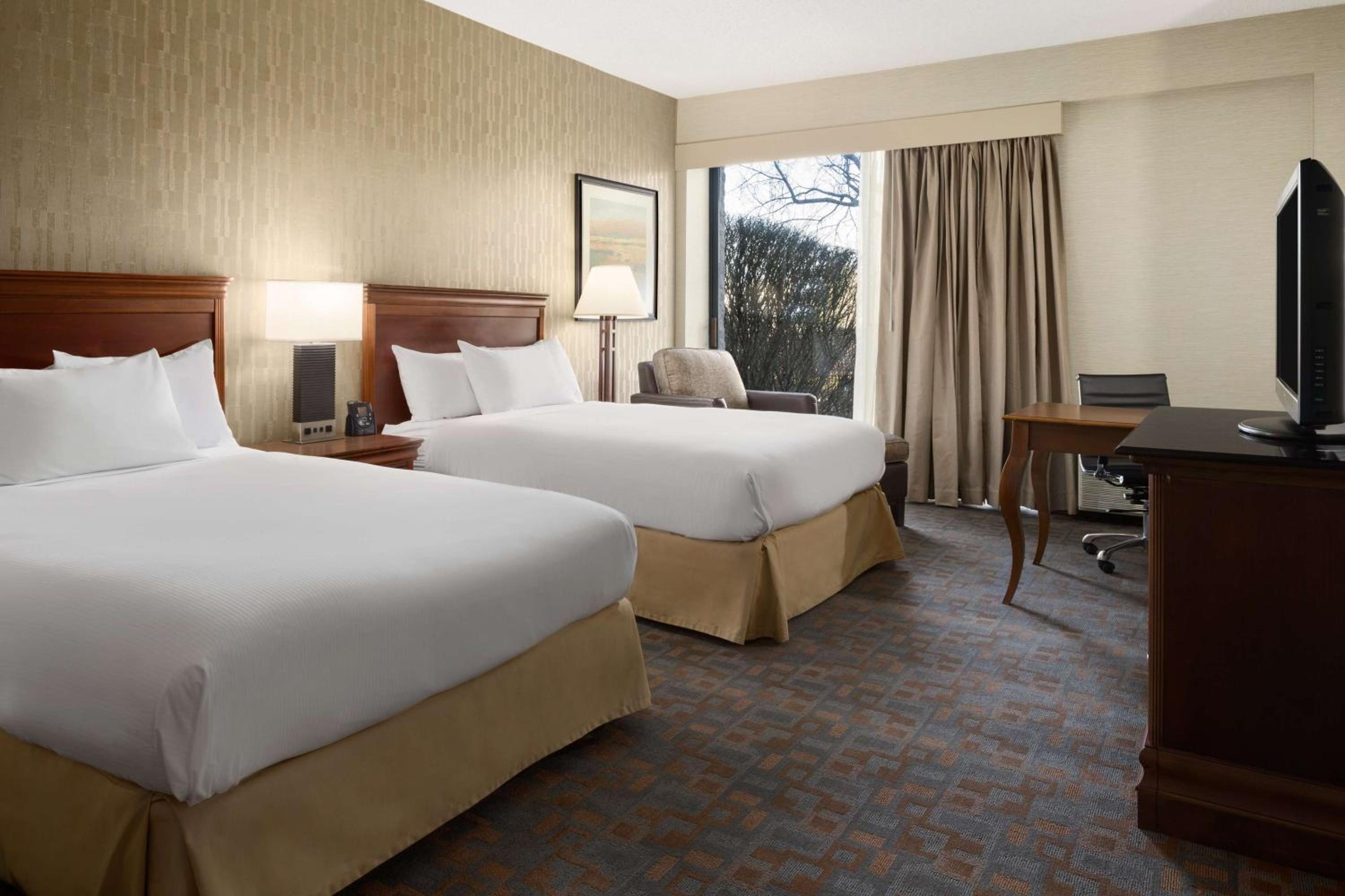 Deluxe Double Room With Patio View - Photo 1