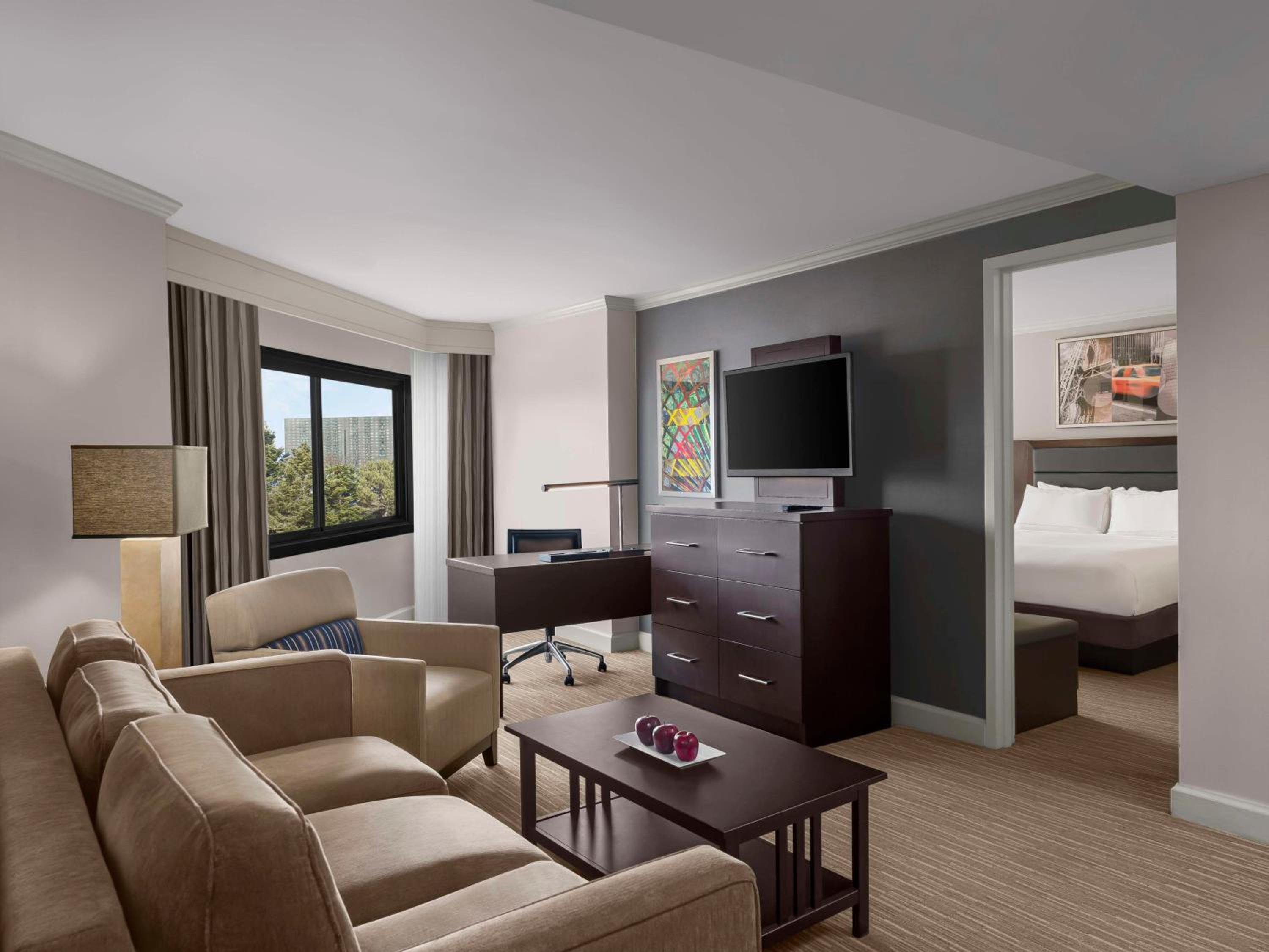 One King Bed Two Room Suite Non-Smoking photo 2