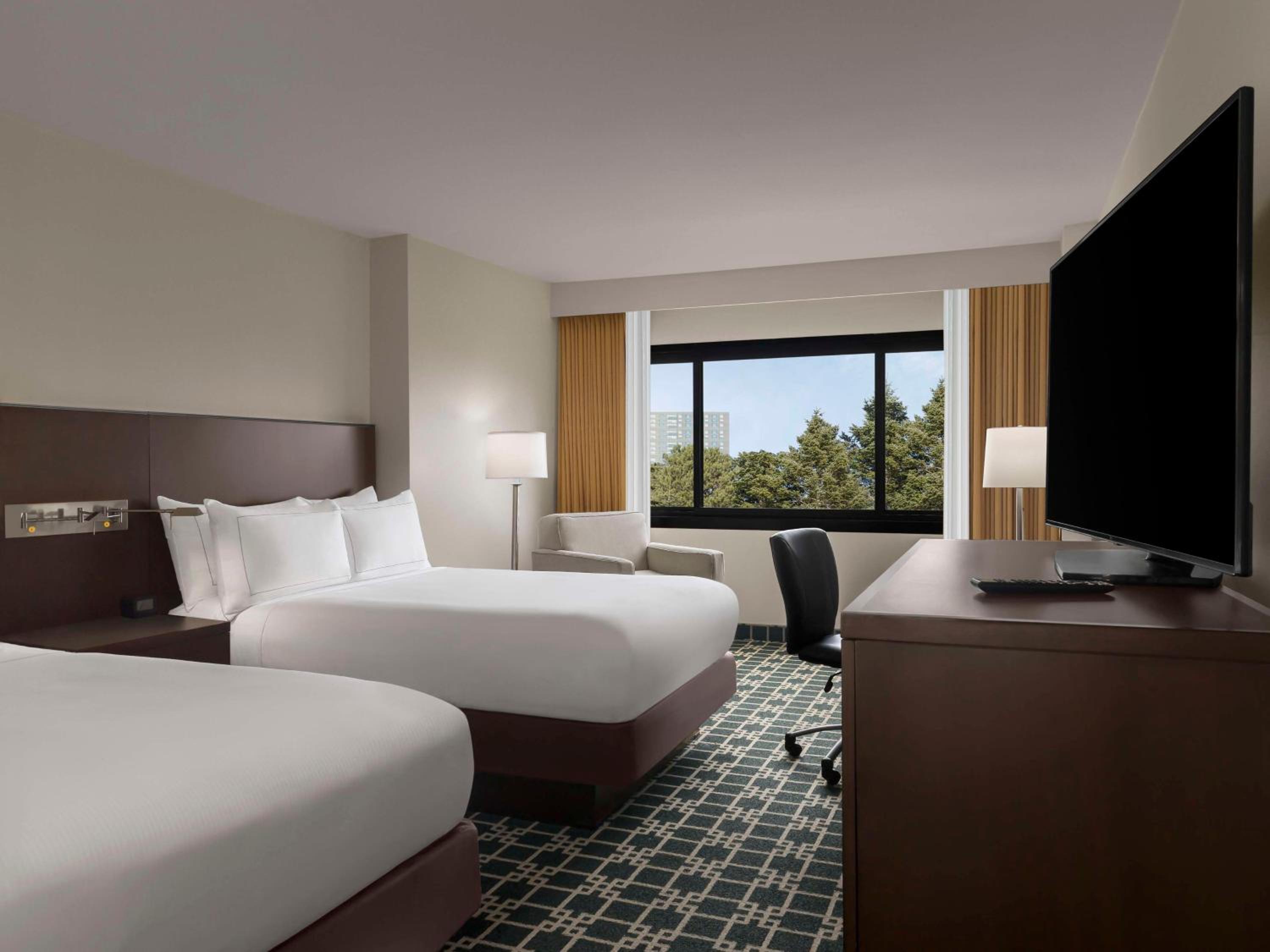 Executive Double Room with Two Double Beds - Non-Smoking photo 3