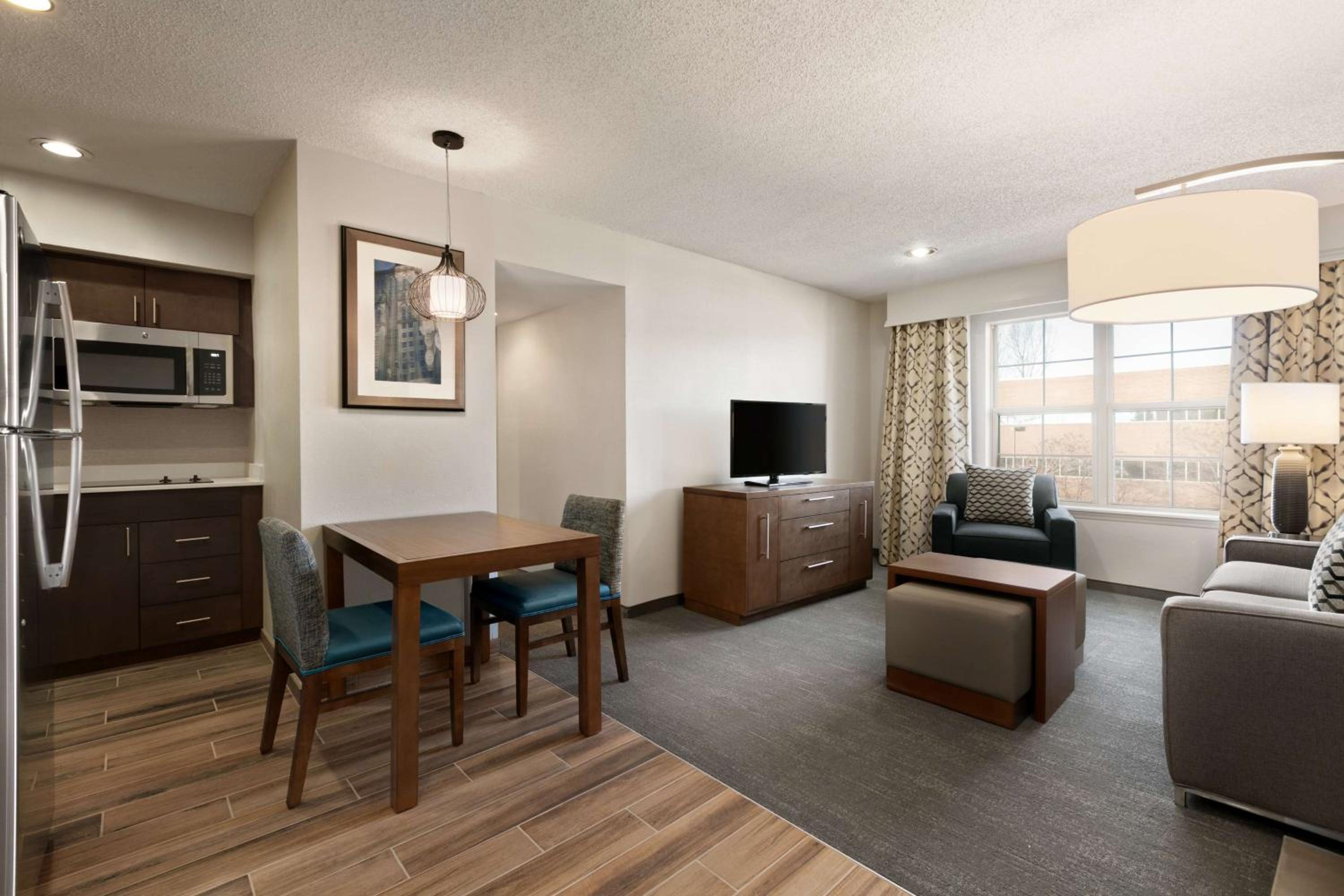 One-Bedroom King Suite - Non-Smoking - Photo 7
