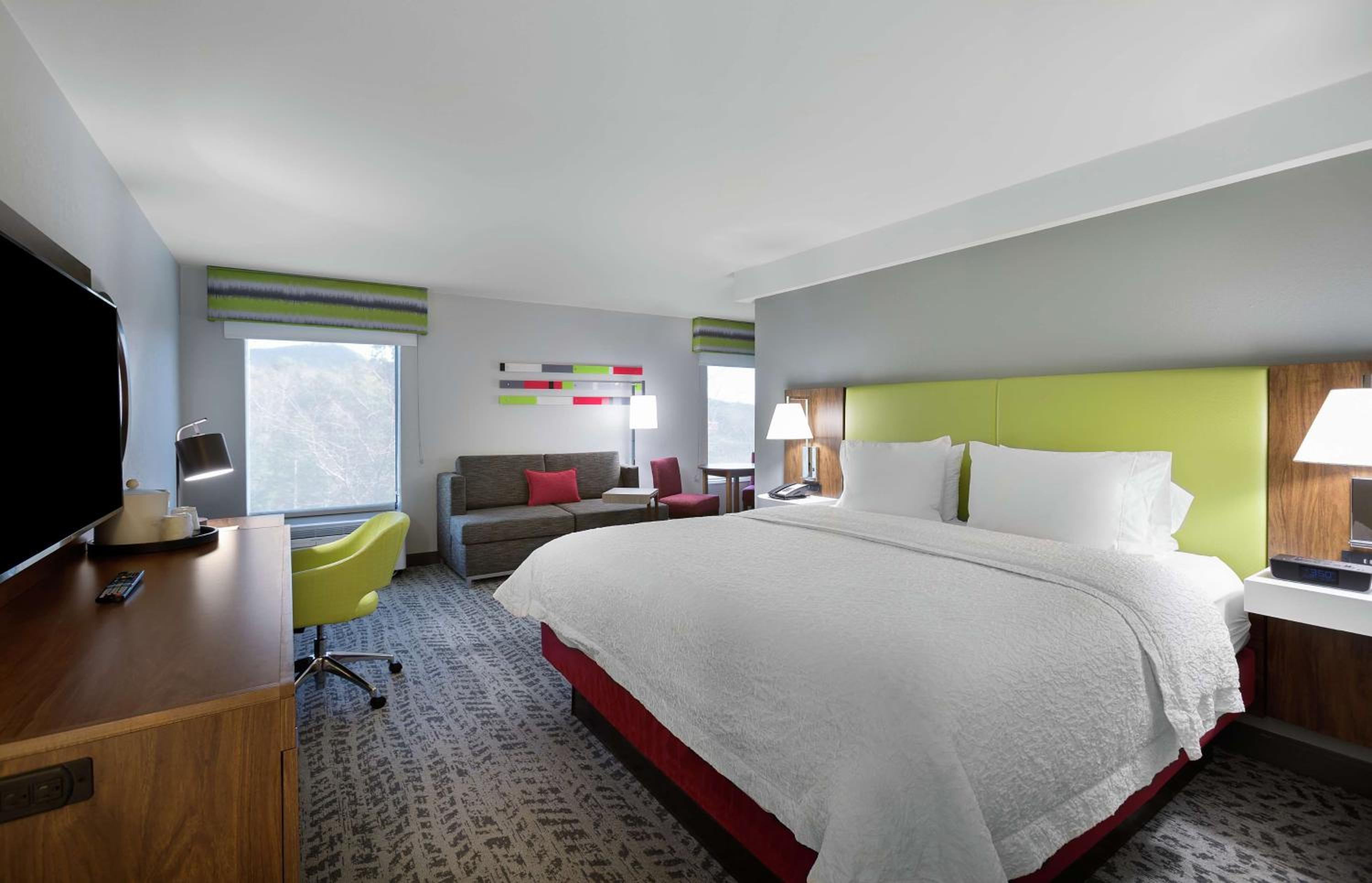 King Room with Sofa Bed - Non-Smoking - Photo 1