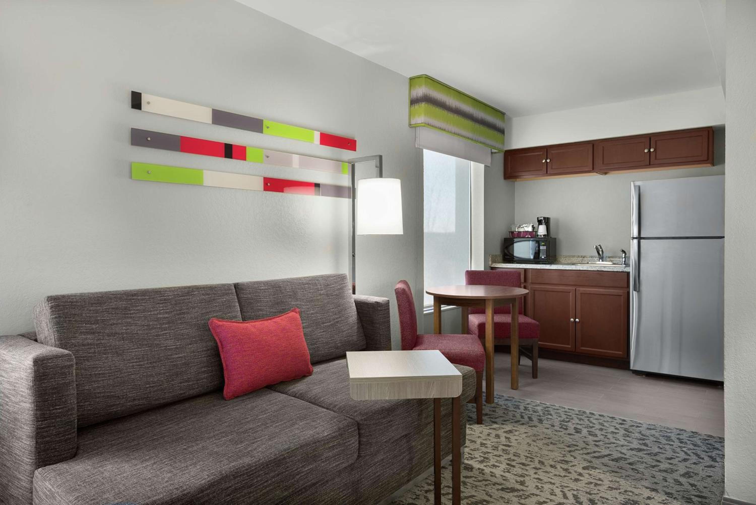 King Room with Sofa Bed - Non-Smoking - Photo 6