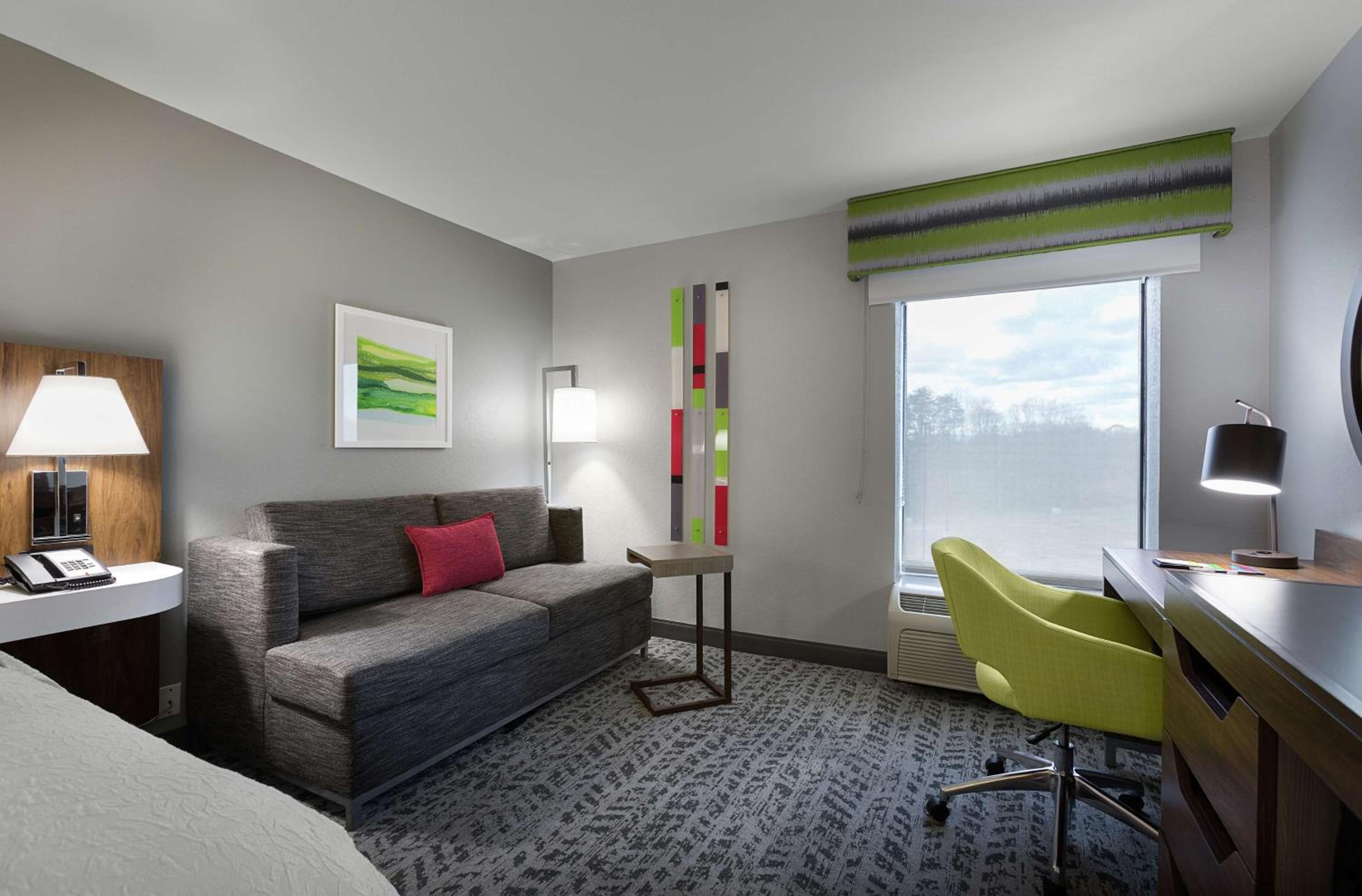 King Room with King Bed - Non-Smoking - Photo 1