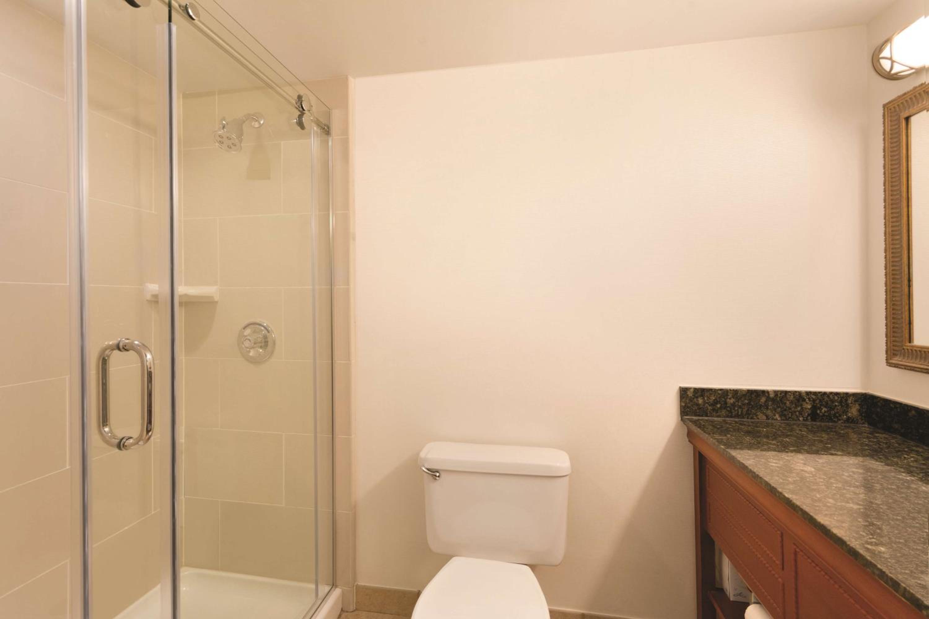 Two-Room King Suite - Non-Smoking - Photo 2
