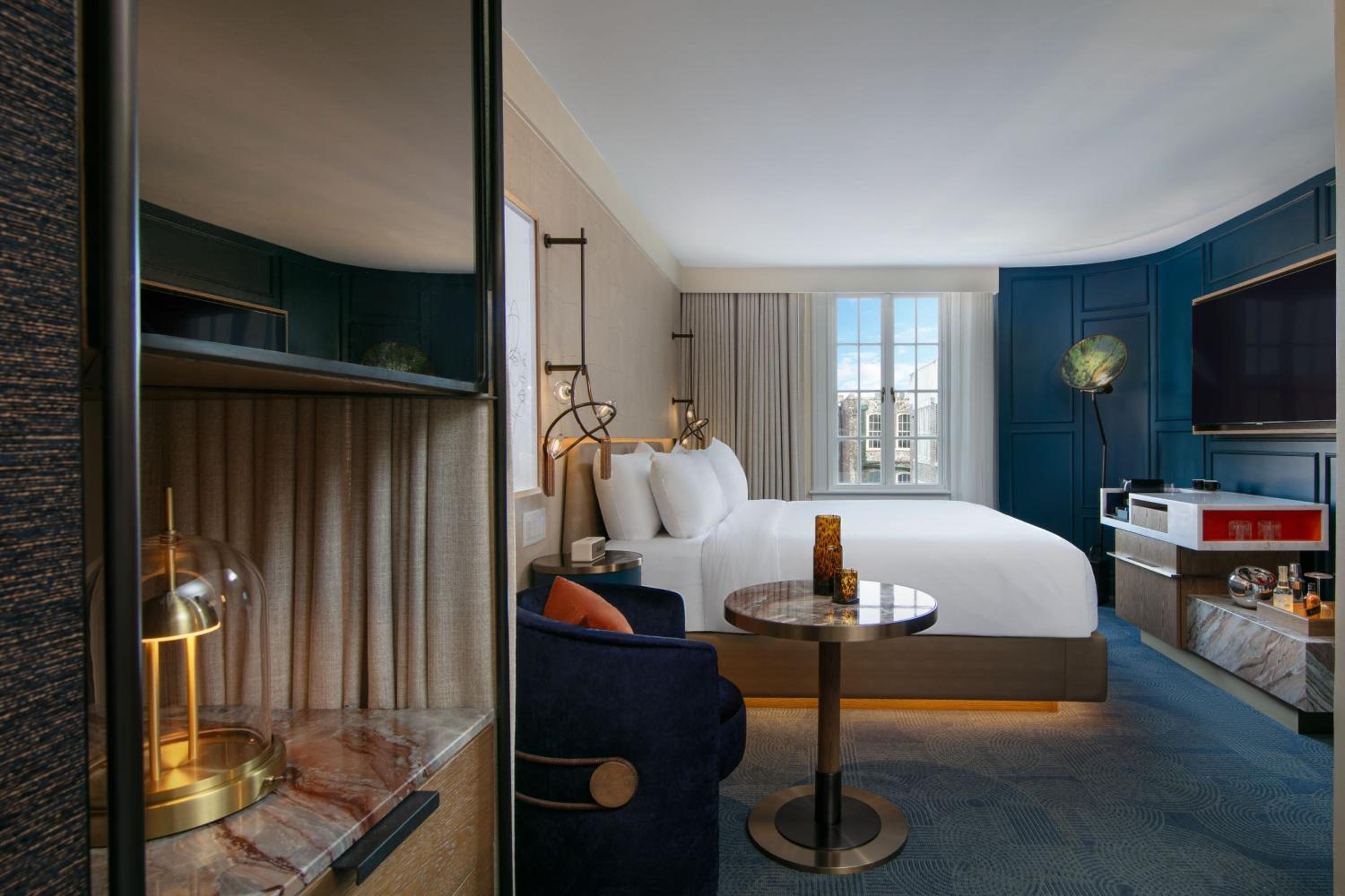 Wonderful, Guest Room, 1 King - Photo 1