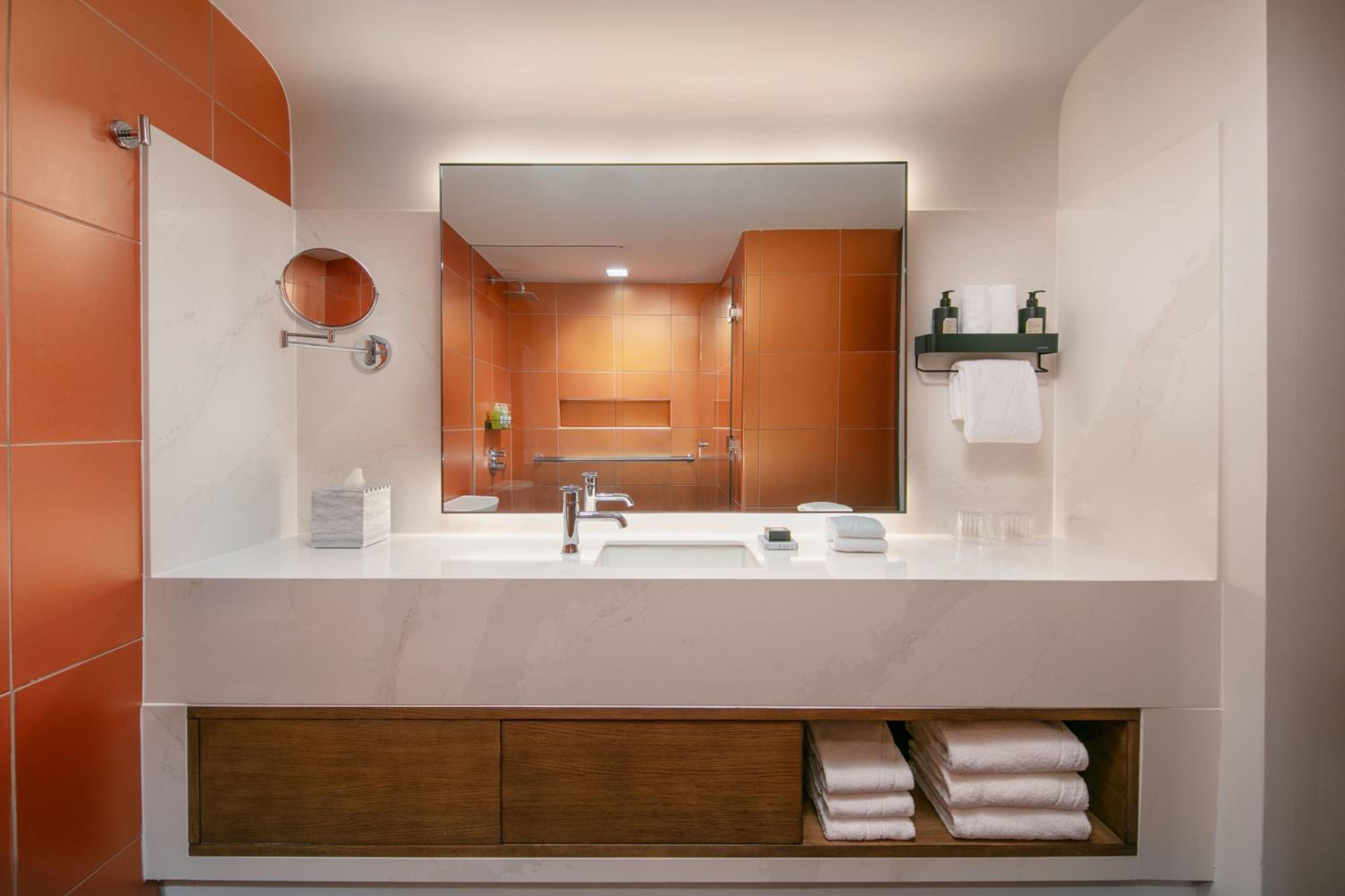 Wonderful, Guest Room, 1 King - Photo 2