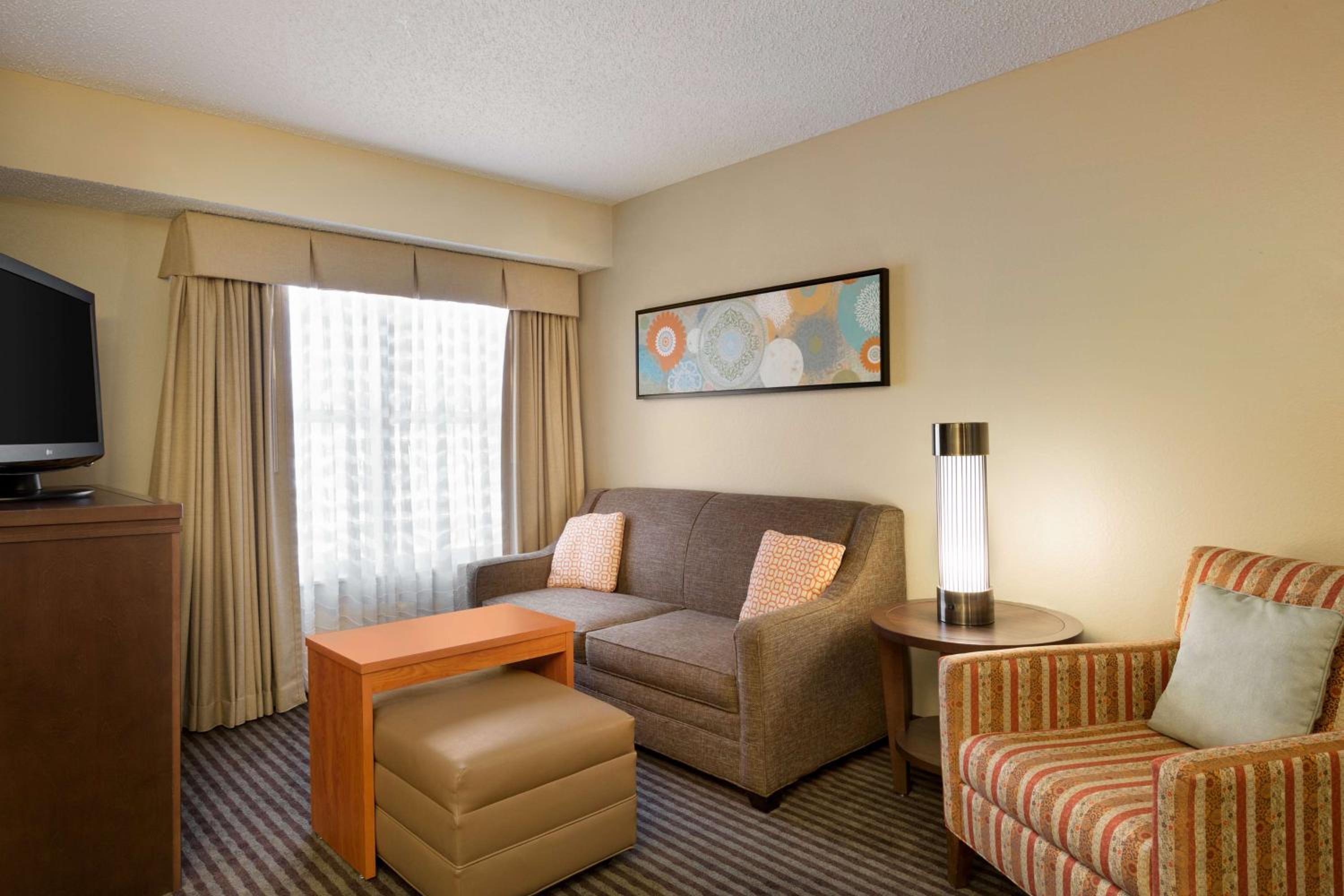One-Bedroom King Suite - Non-Smoking - Photo 3