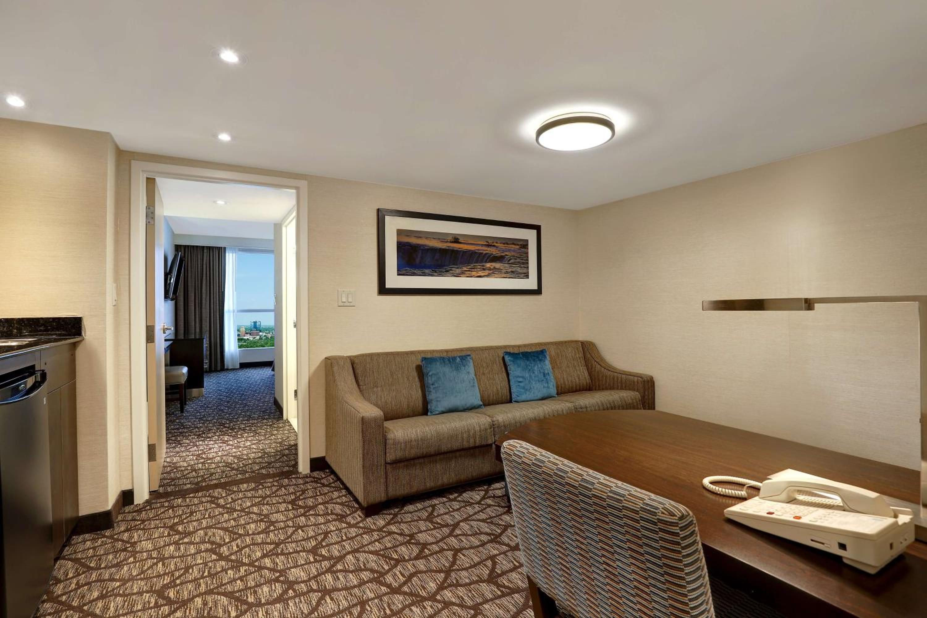 King Room with Horseshoe/US Falls View - High Floor