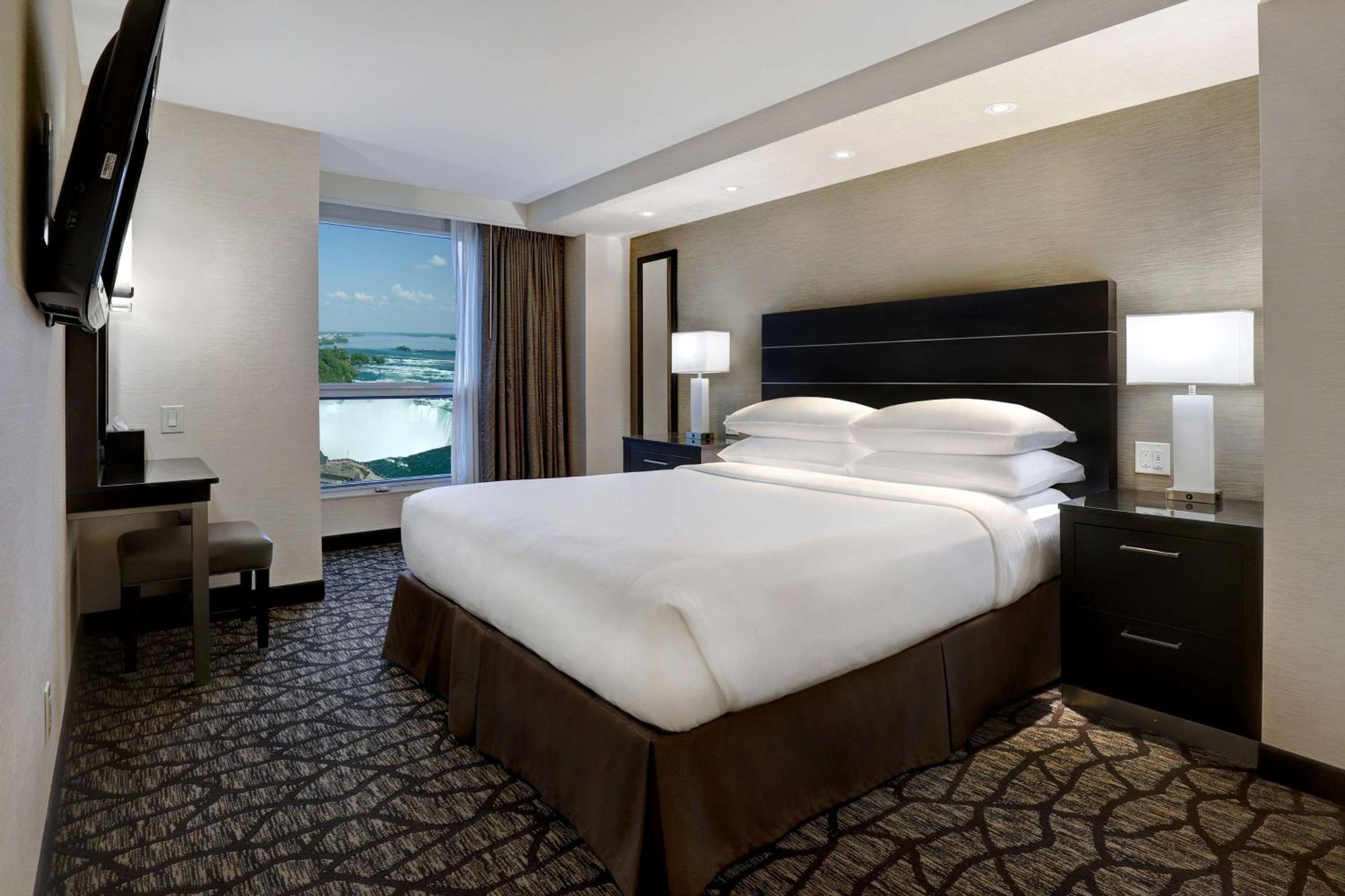 King Studio Suite with Horseshoe/US Falls View