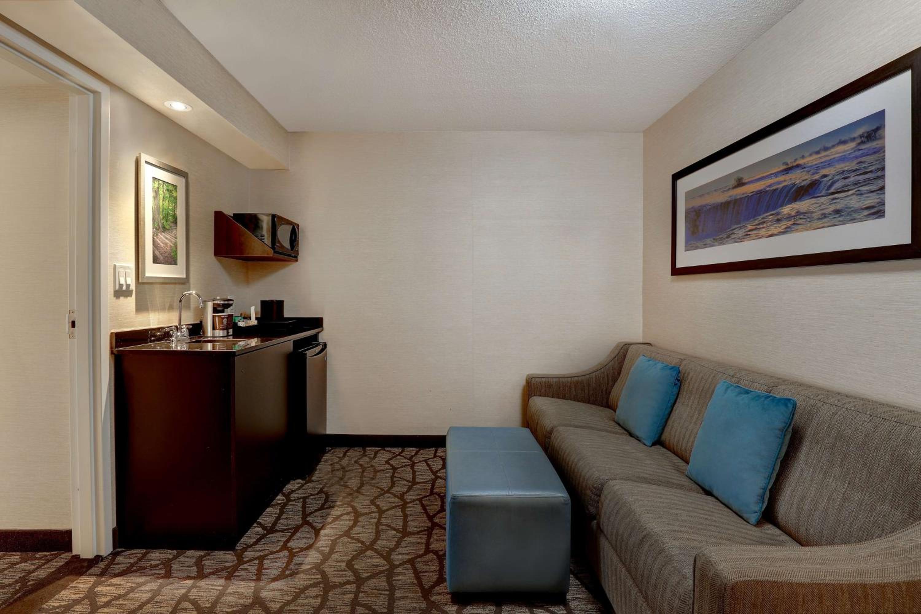 King Suite with Spa Bath - Horseshoe Falls View