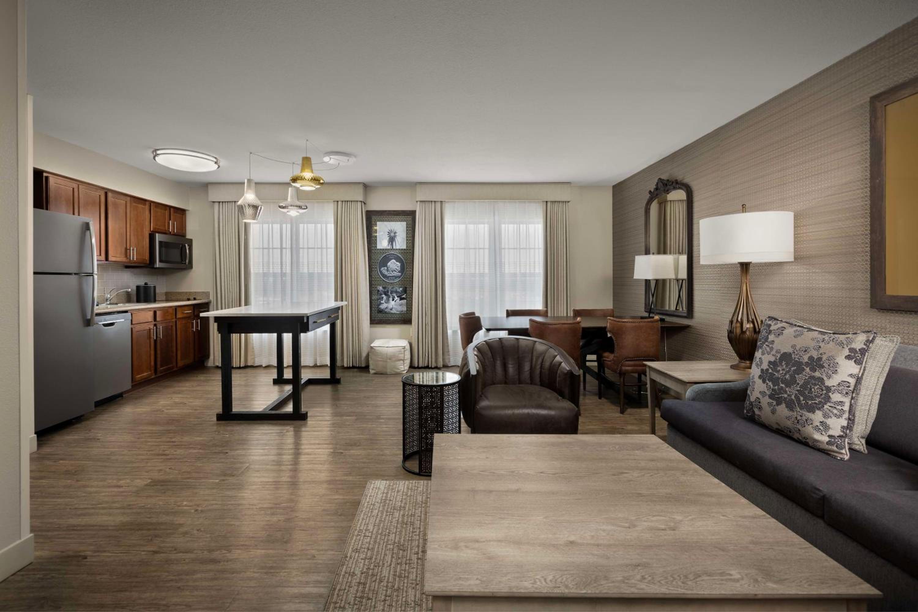 King Suite with Whirlpool - Photo 4
