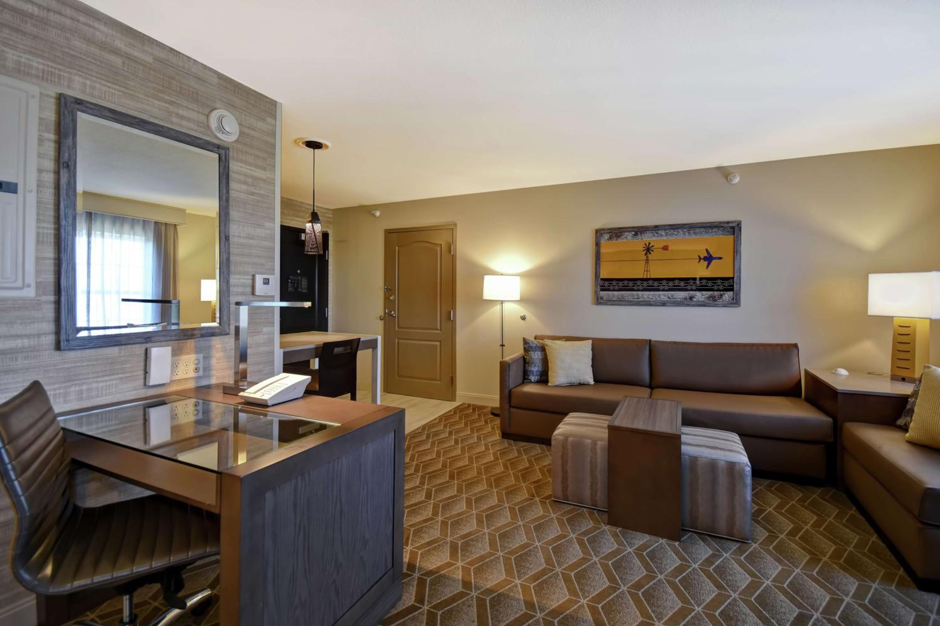 King Studio Suite - Non-Smoking - Photo 3