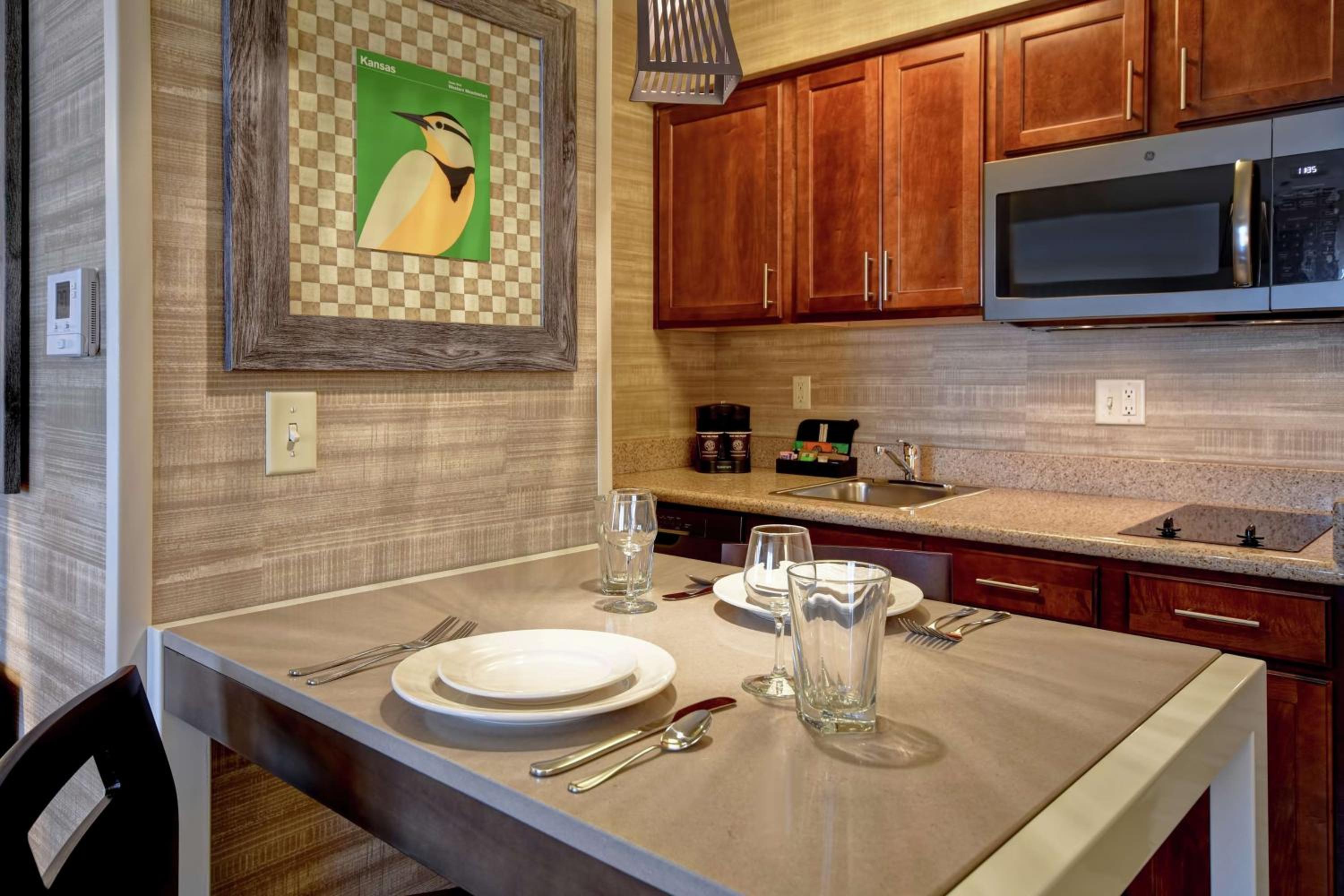 King Studio Suite - Non-Smoking - Photo 5