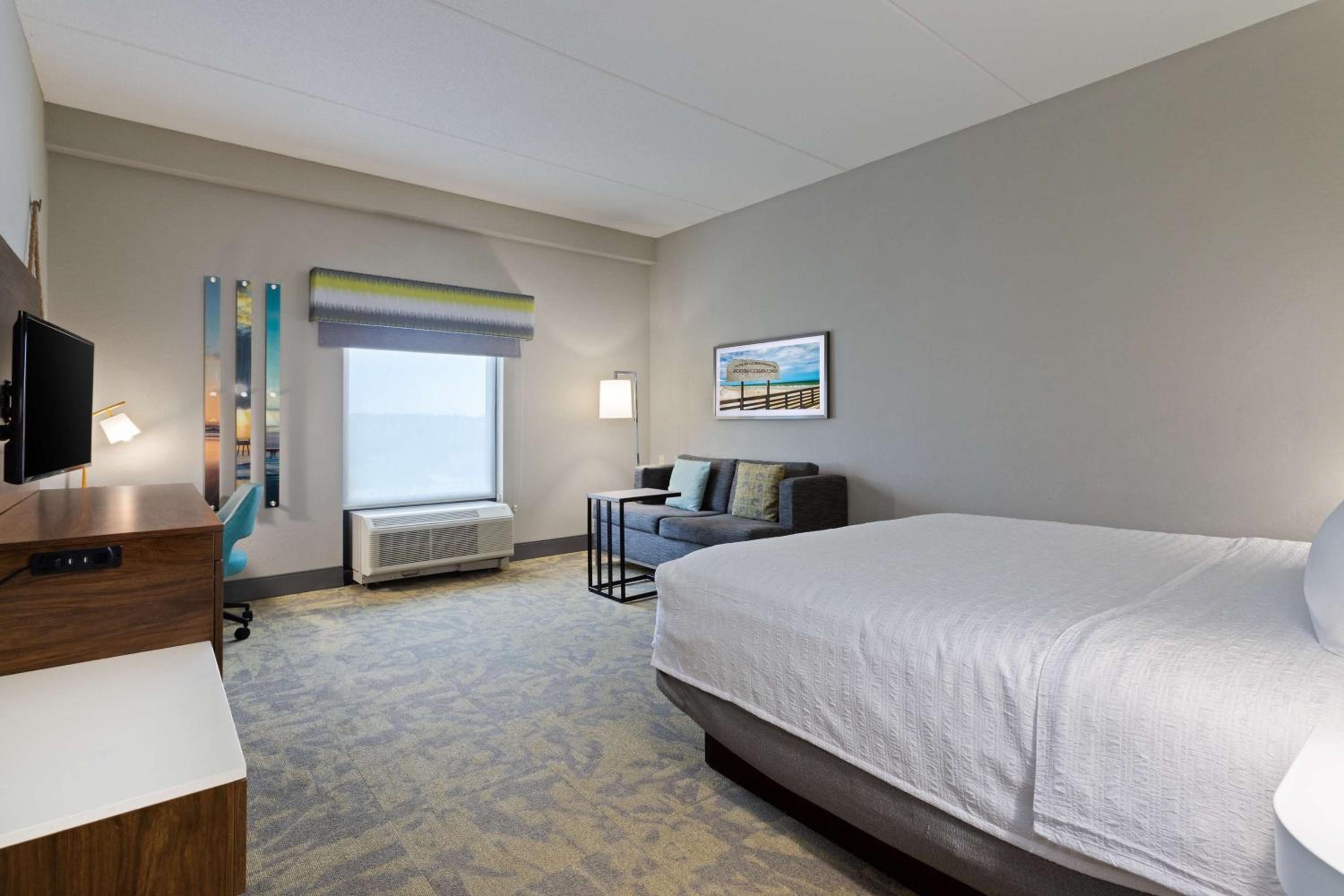 Non-Smoking Deluxe Room - Photo 1