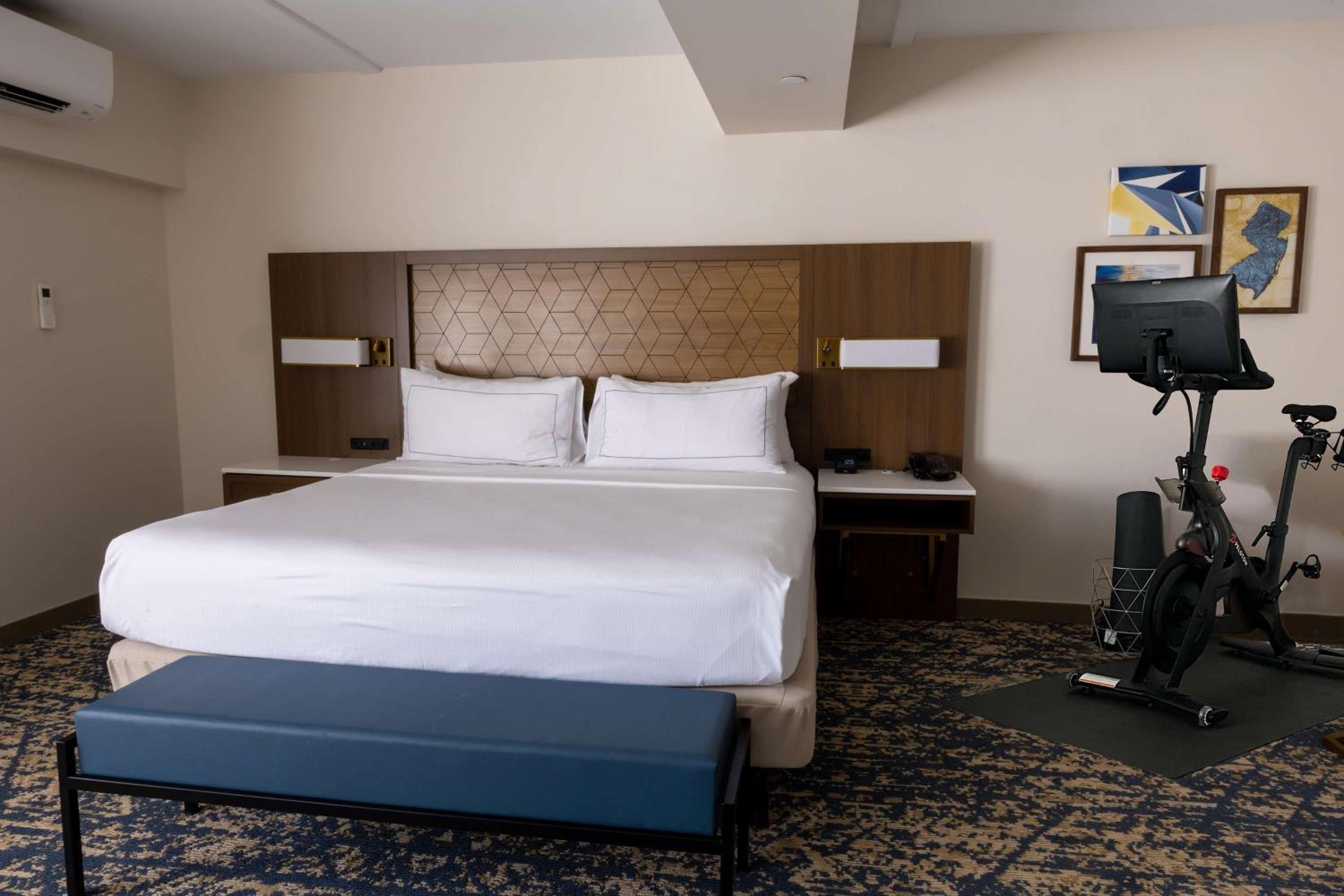 King Junior Suite With Peloton Bike - Photo 1