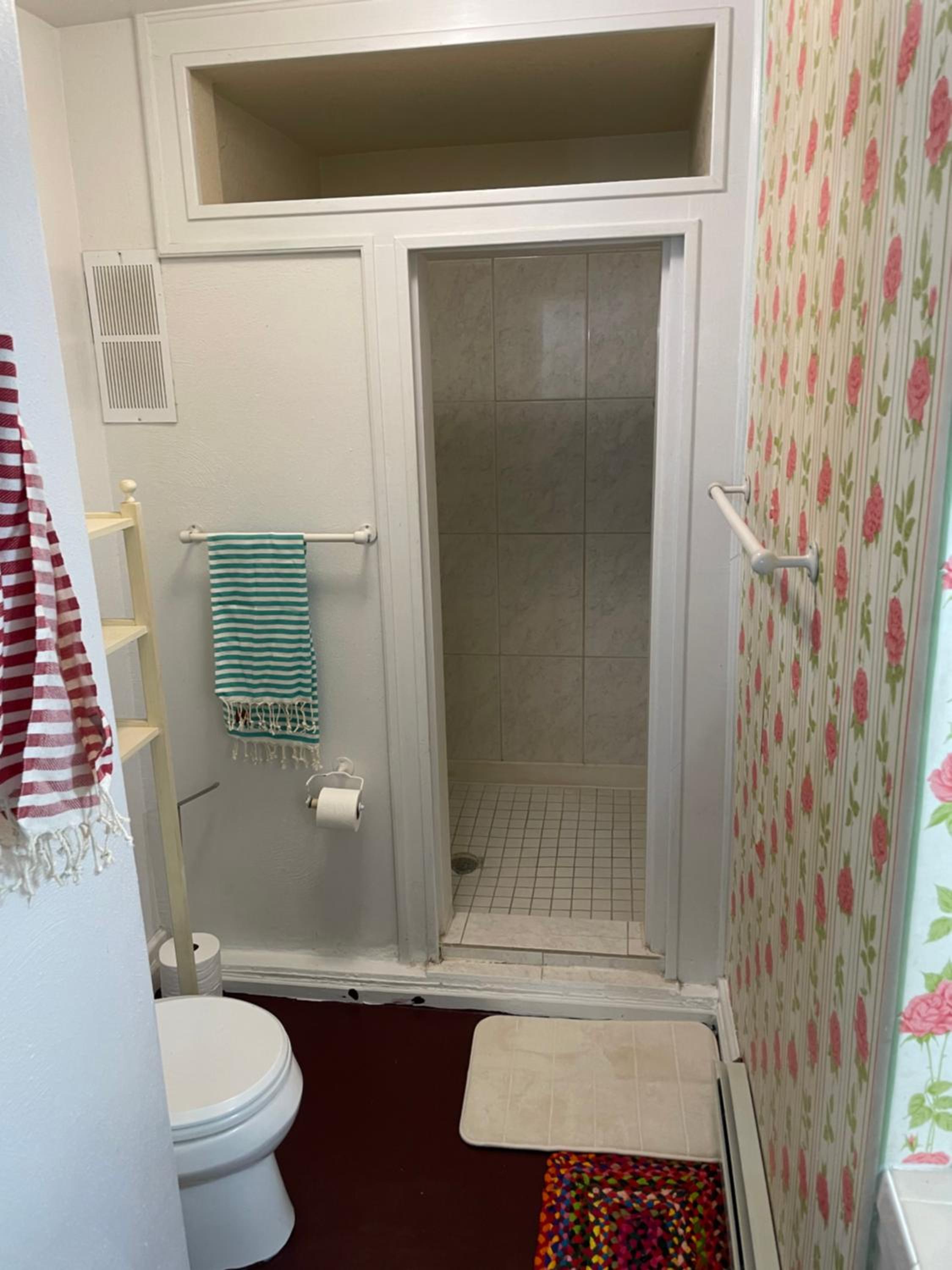 Quadruple Room with Shared Bathroom
