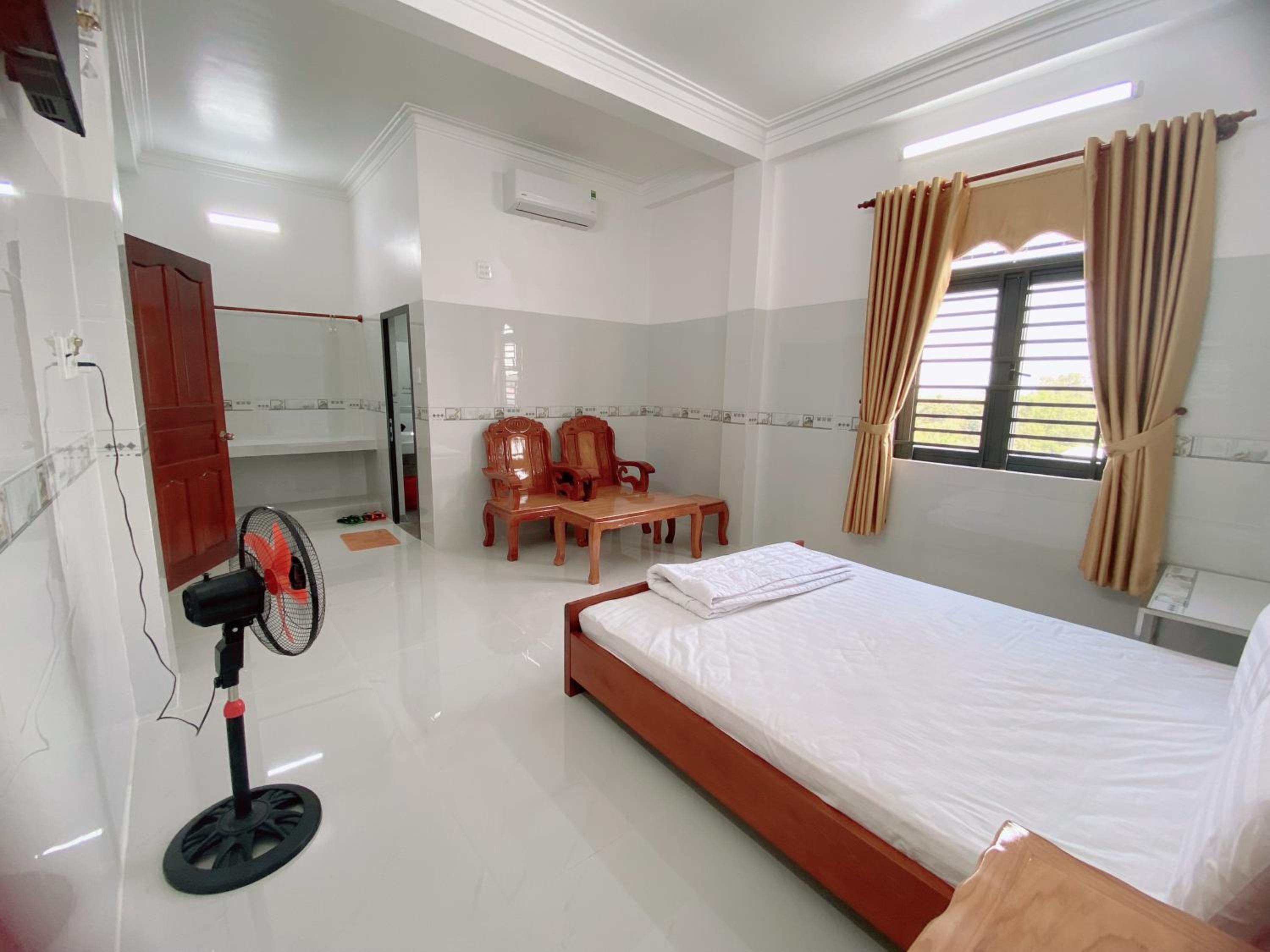 Large Double Room photo 1
