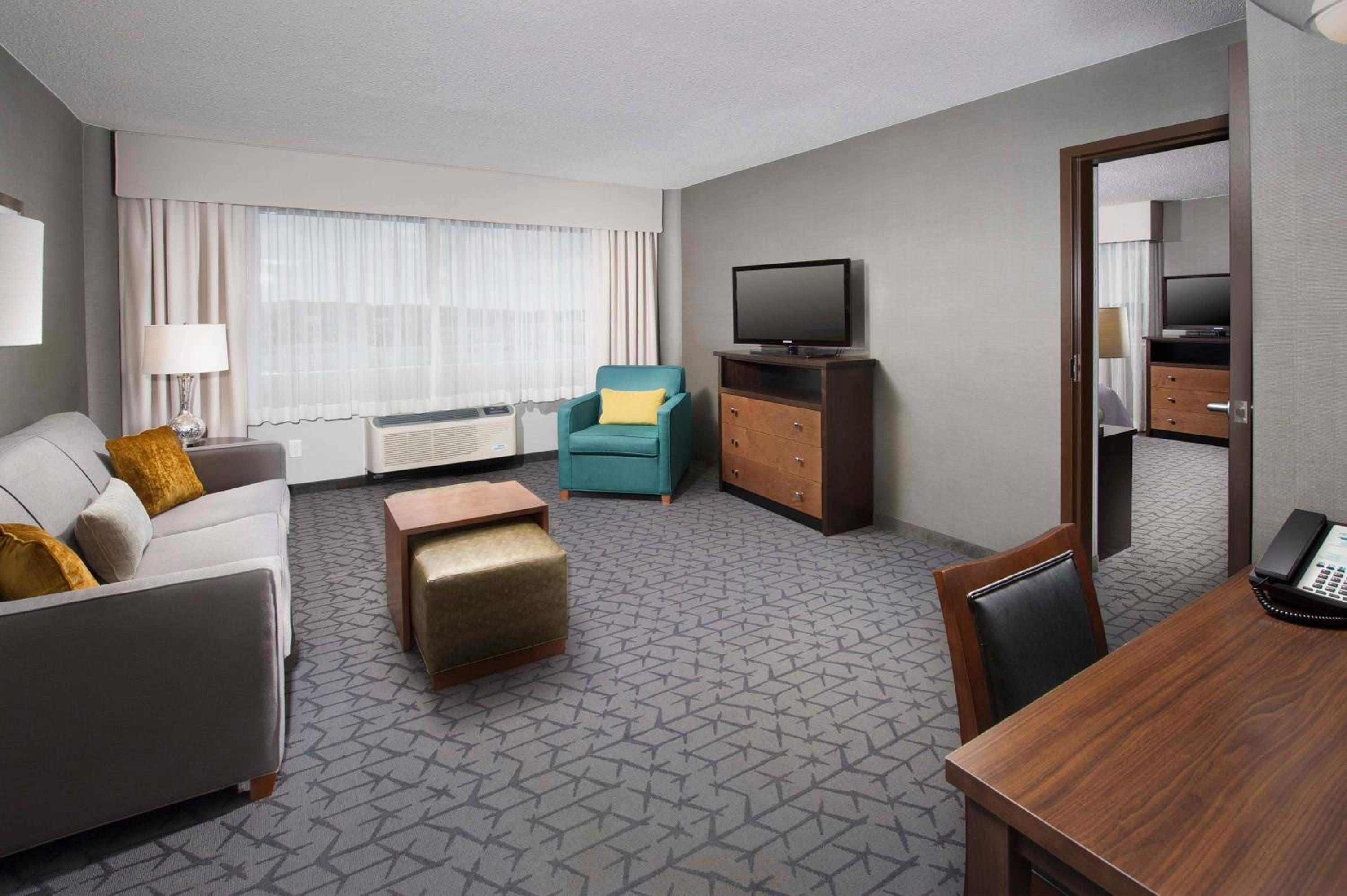 One-Bedroom King Suite - Non-Smoking - Photo 3