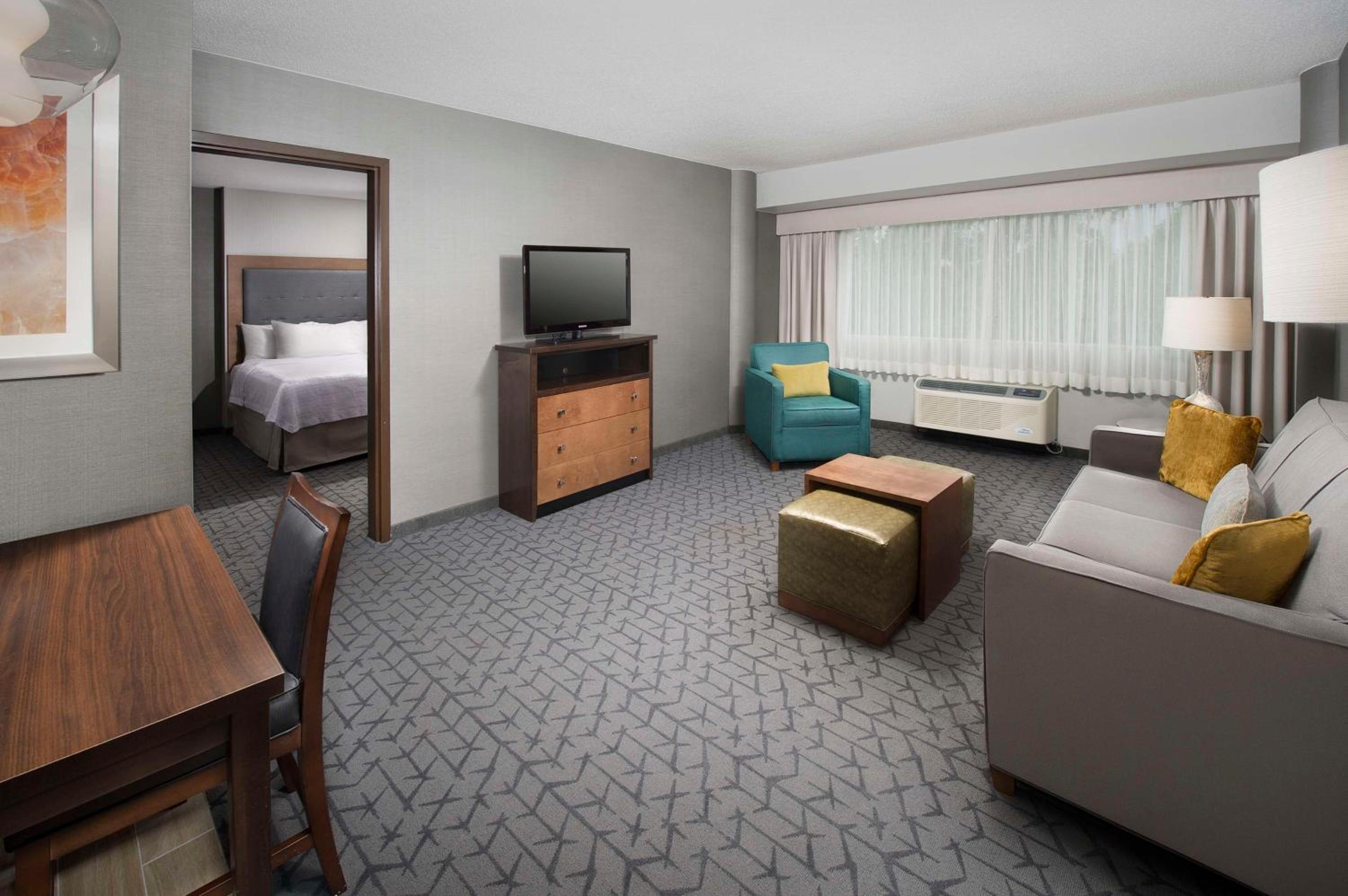 One-Bedroom Queen Suite with Two Queen Beds - Non-Smoking - Photo 1