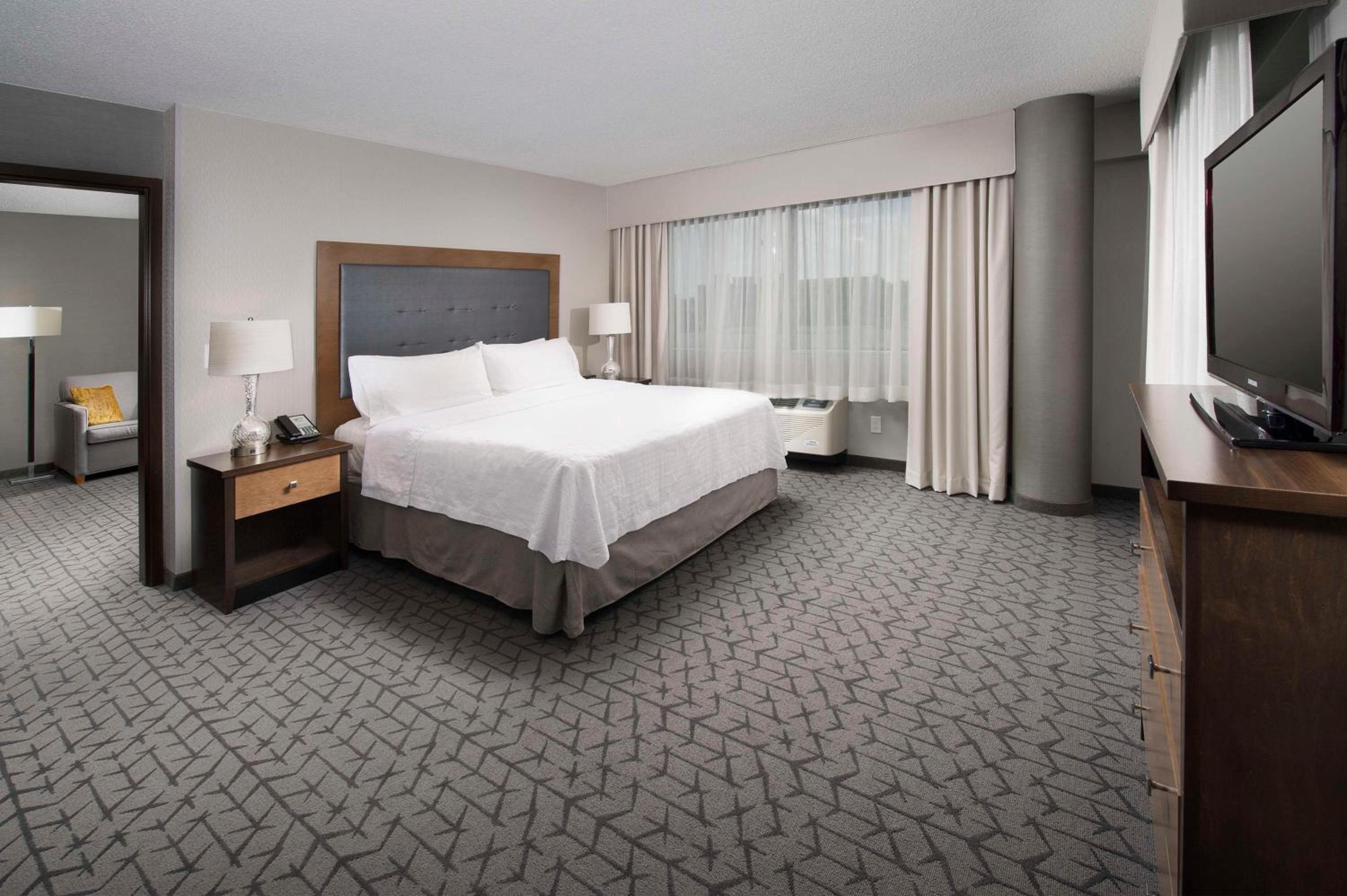 One-Bedroom King Suite - Non-Smoking - Photo 1