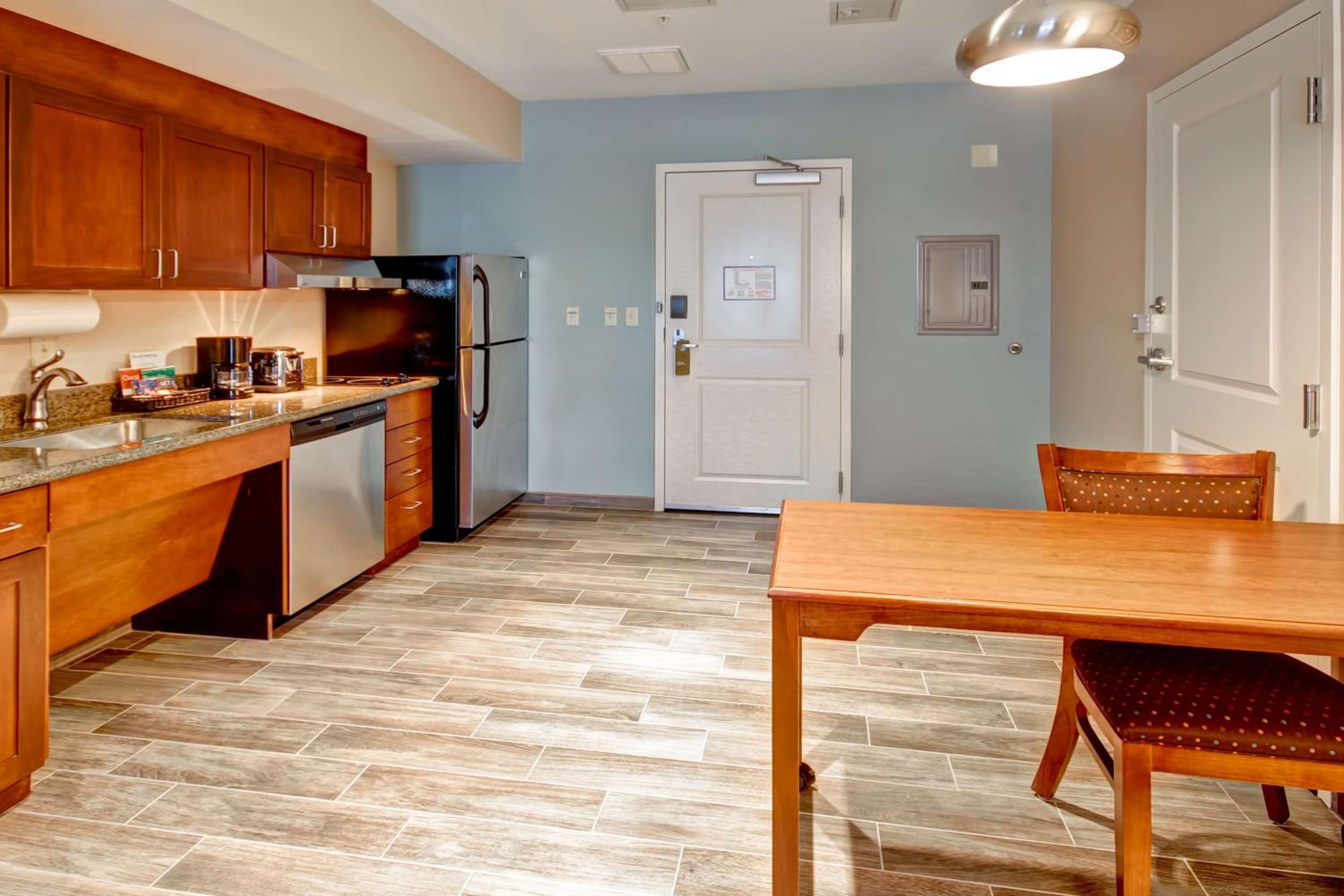 King Studio Suite - Mobility Access/Non-Smoking