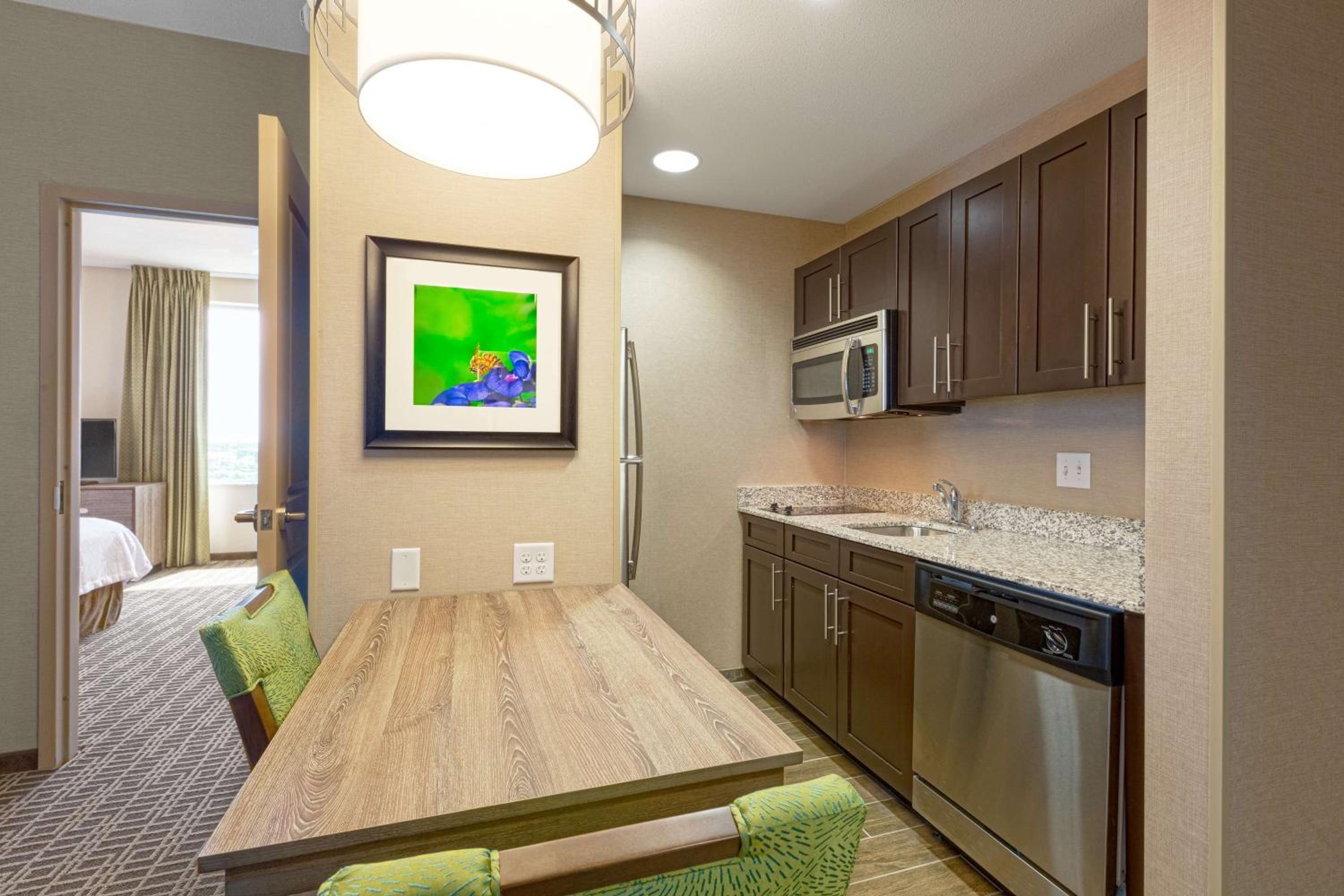 Queen Suite with Two Queen Beds - Hearing Access/Non-Smoking photo 3