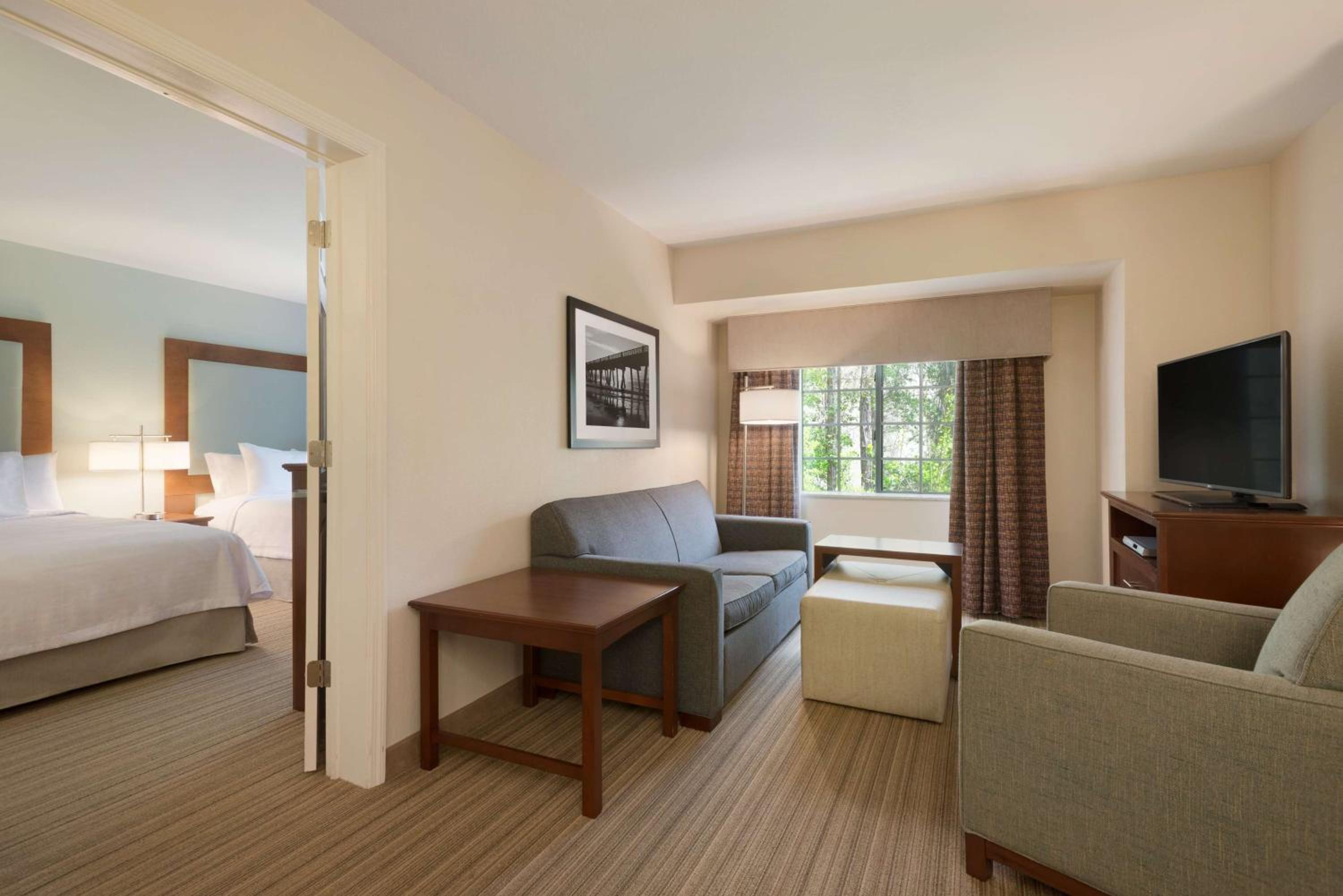 Two-Bedroom Suite - Non-Smoking - Photo 3