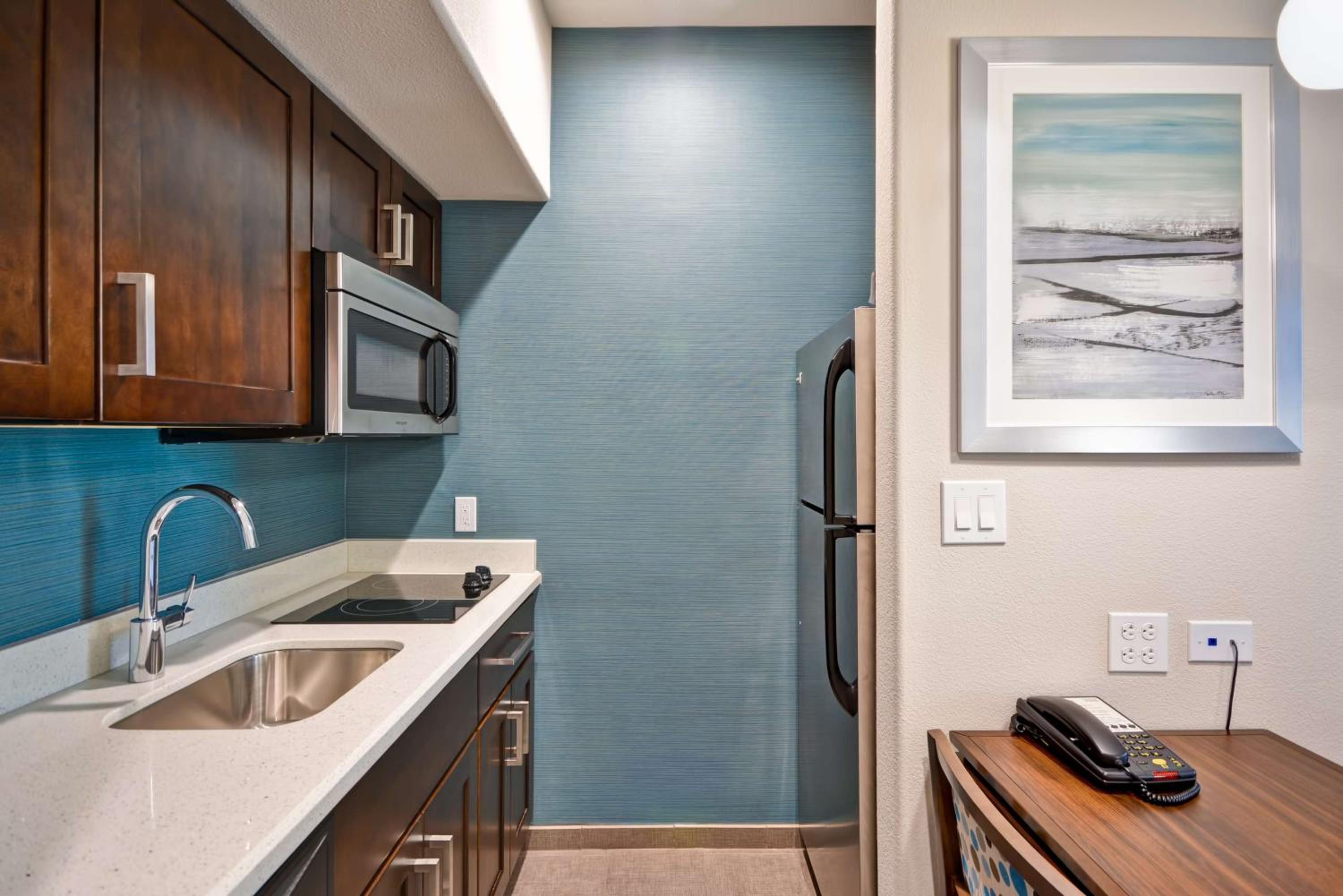 King Studio Suite with Ocean View photo 3
