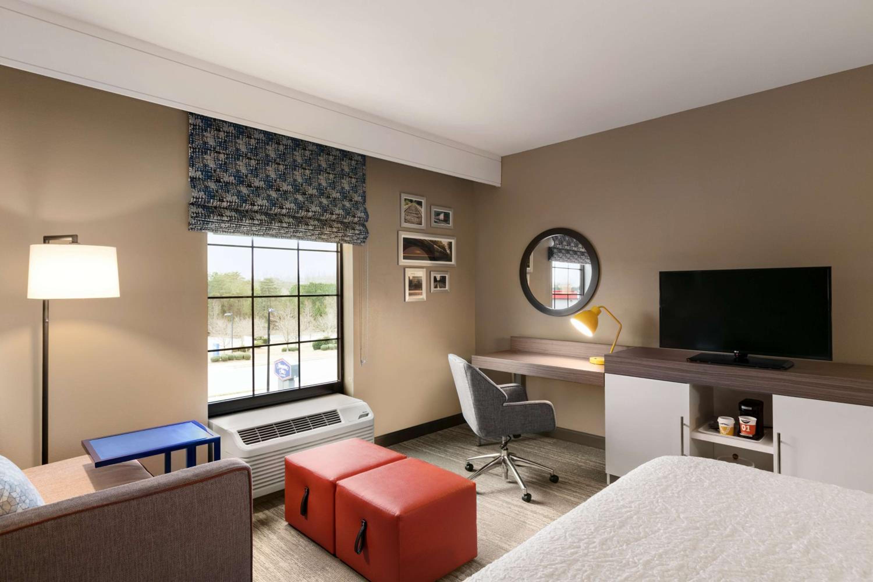 King Room with Sofa Bed- Non-Smoking photo 1