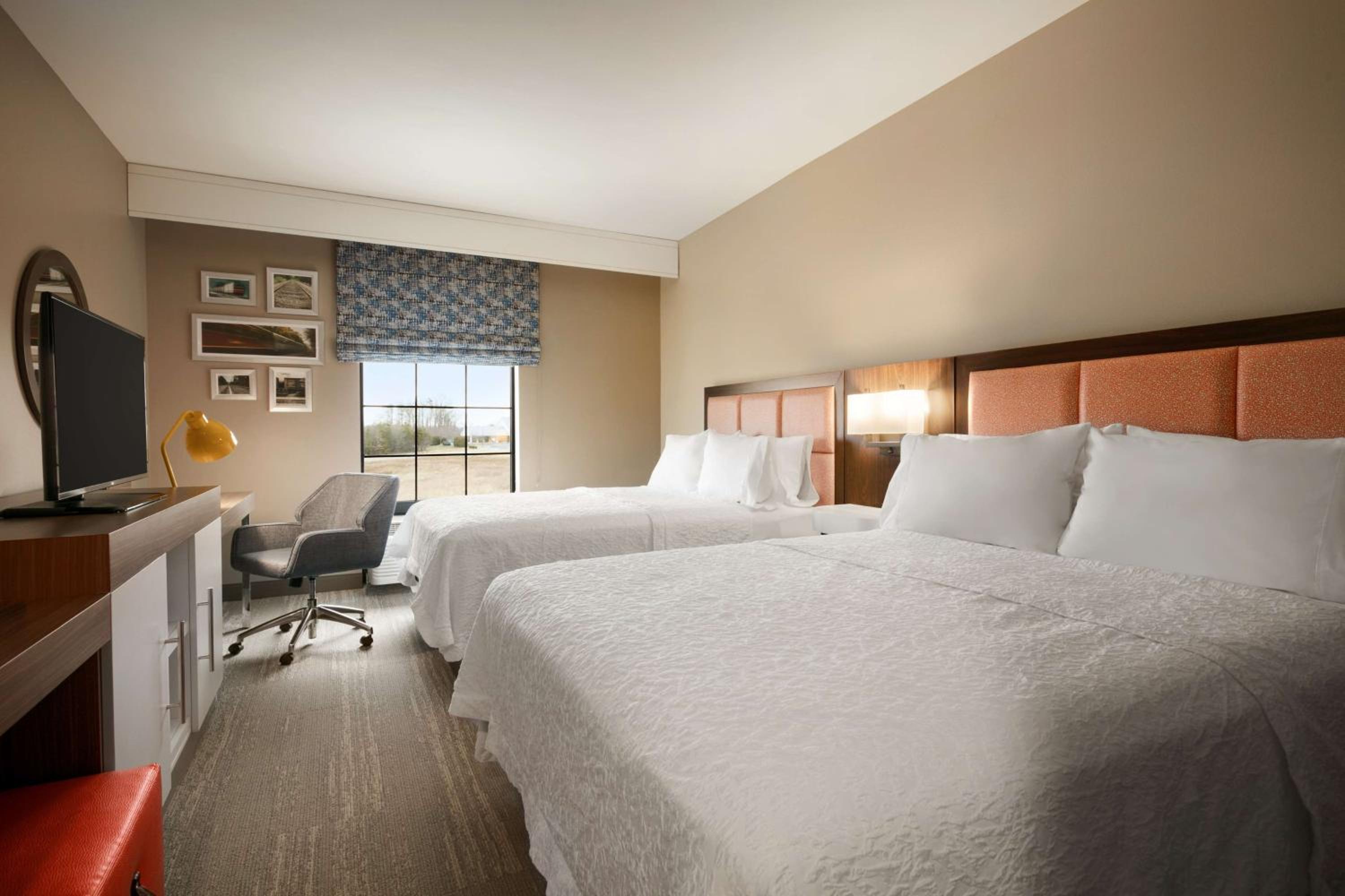 Queen Room with Two Queen Beds - Non-Smoking photo 1